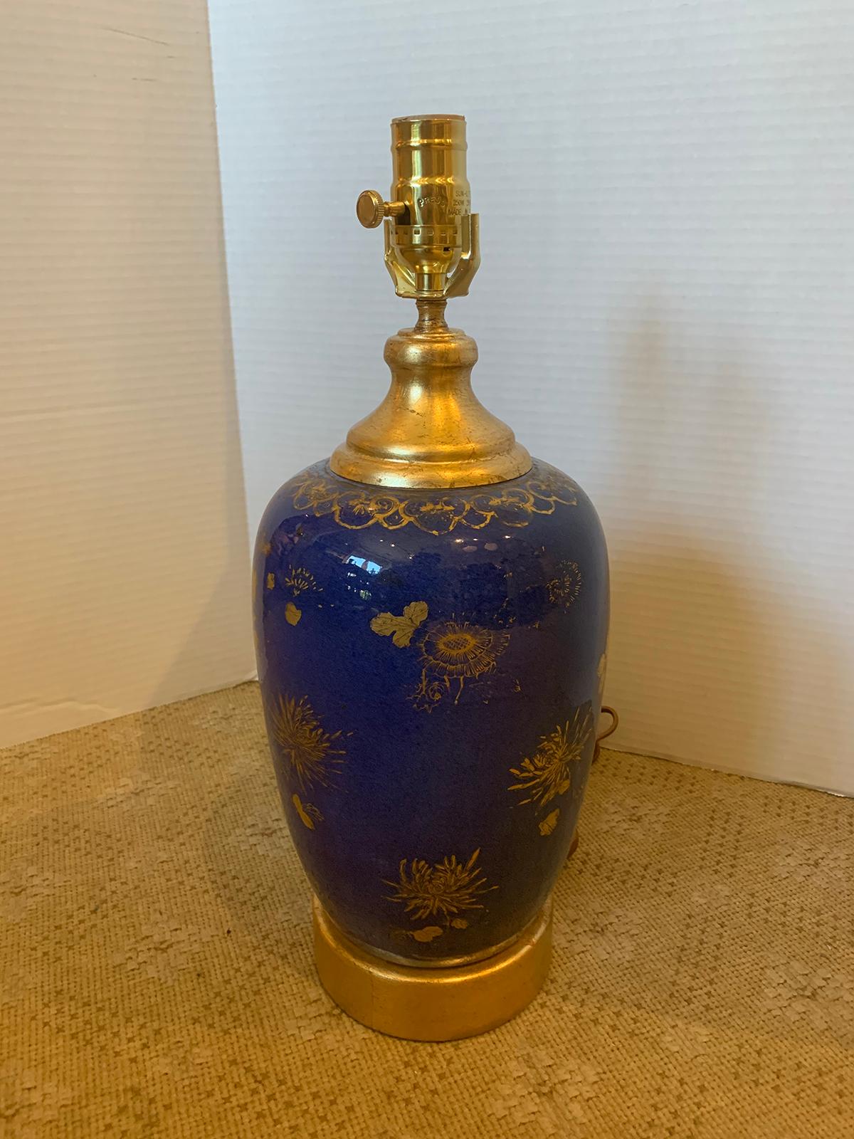 Chinese Blue and Gilt Porcelain Lamp on Custom Giltwood Base, circa 1800 8