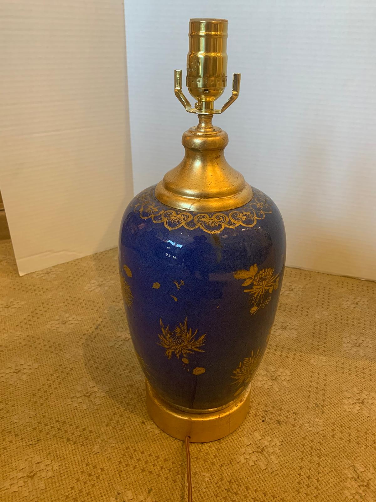 Chinese Blue and Gilt Porcelain Lamp on Custom Giltwood Base, circa 1800 10