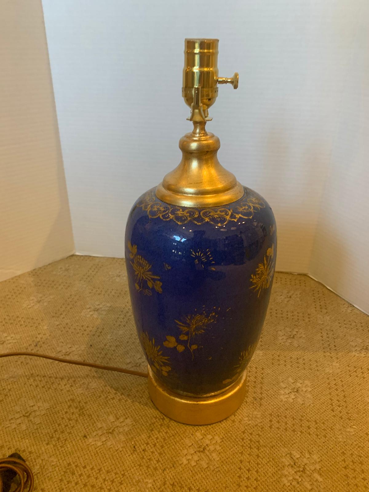 Chinese Blue and Gilt Porcelain Lamp on Custom Giltwood Base, circa 1800 11