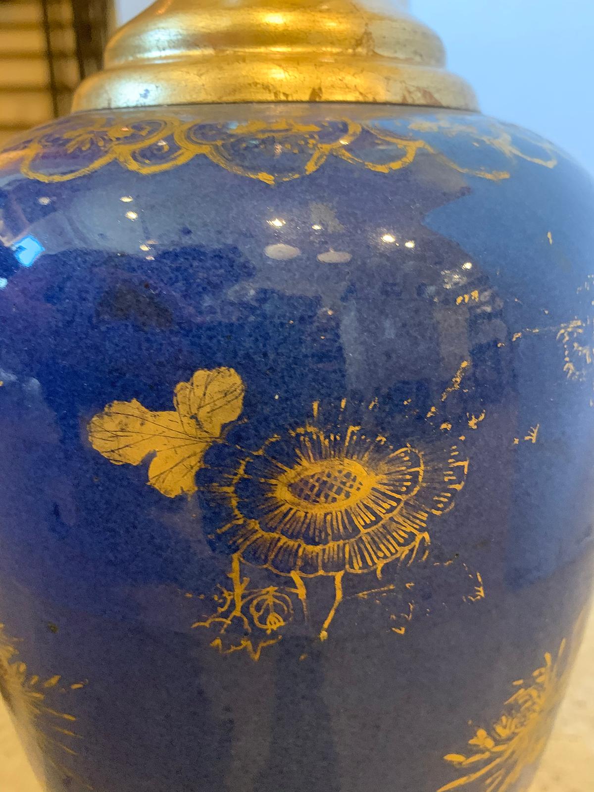 Chinese Blue and Gilt Porcelain Lamp on Custom Giltwood Base, circa 1800 2