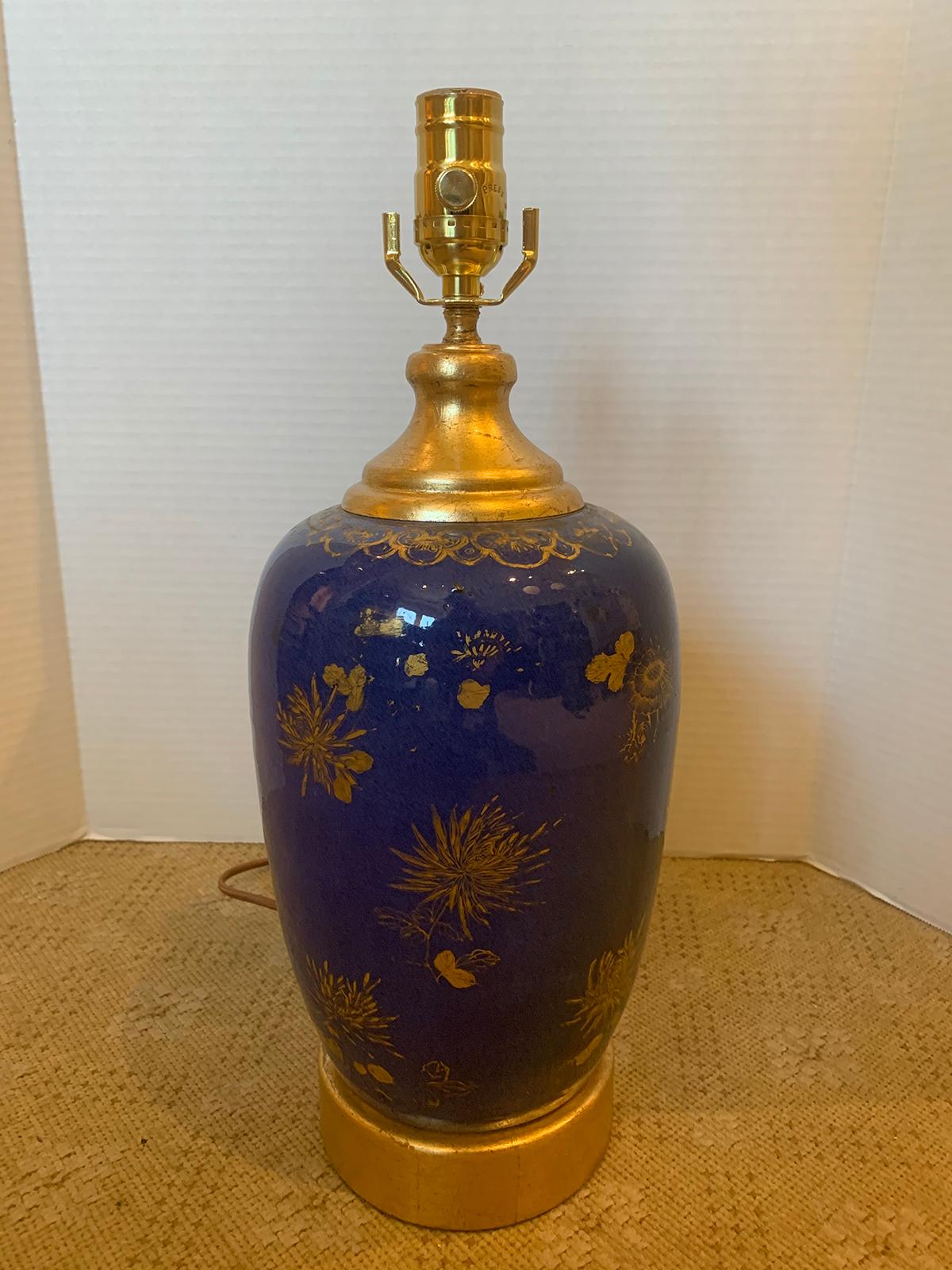 Chinese Blue and Gilt Porcelain Lamp on Custom Giltwood Base, circa 1800 5