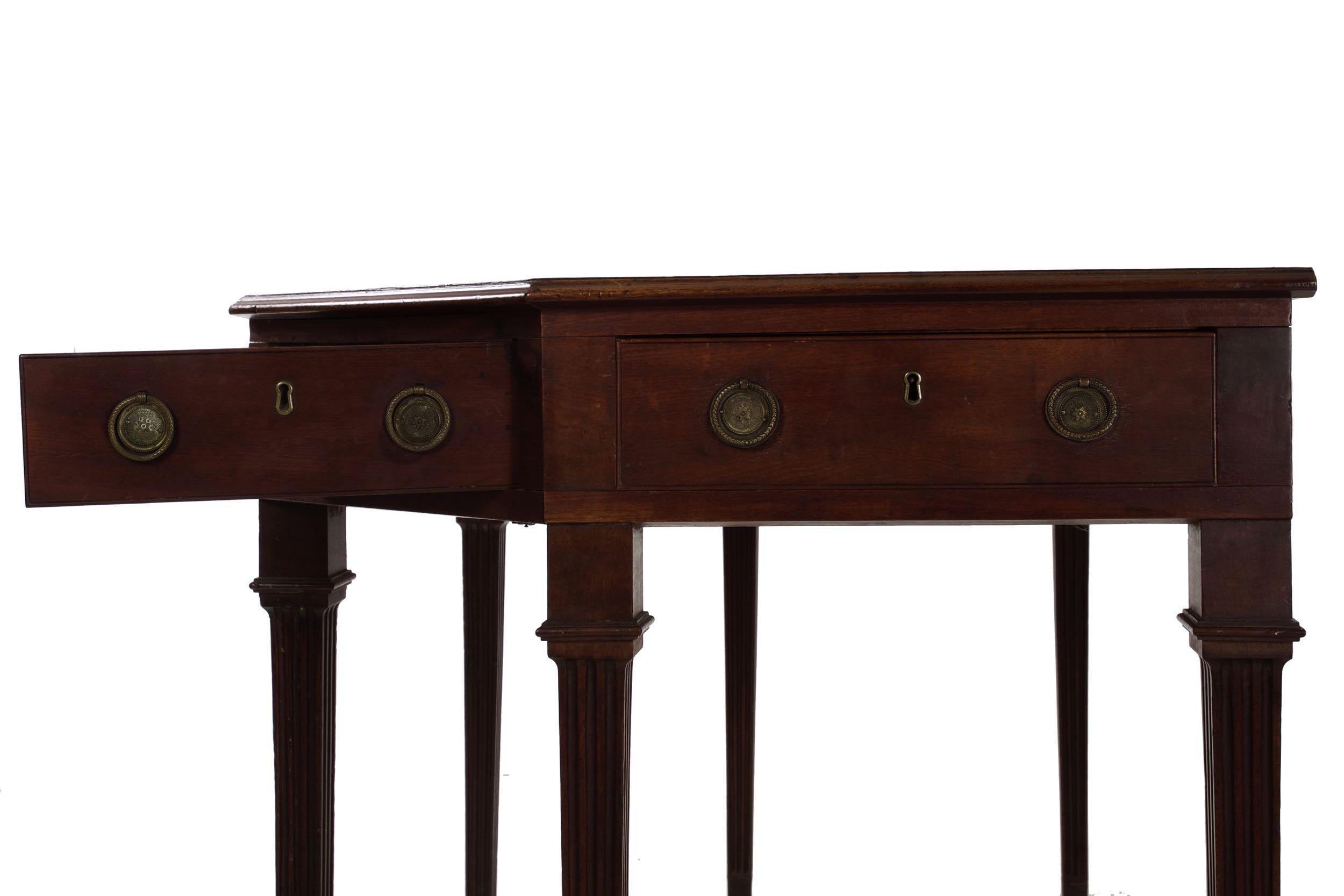 English George III Mahogany Antique Leather-Top Writing Desk, circa 1800 4