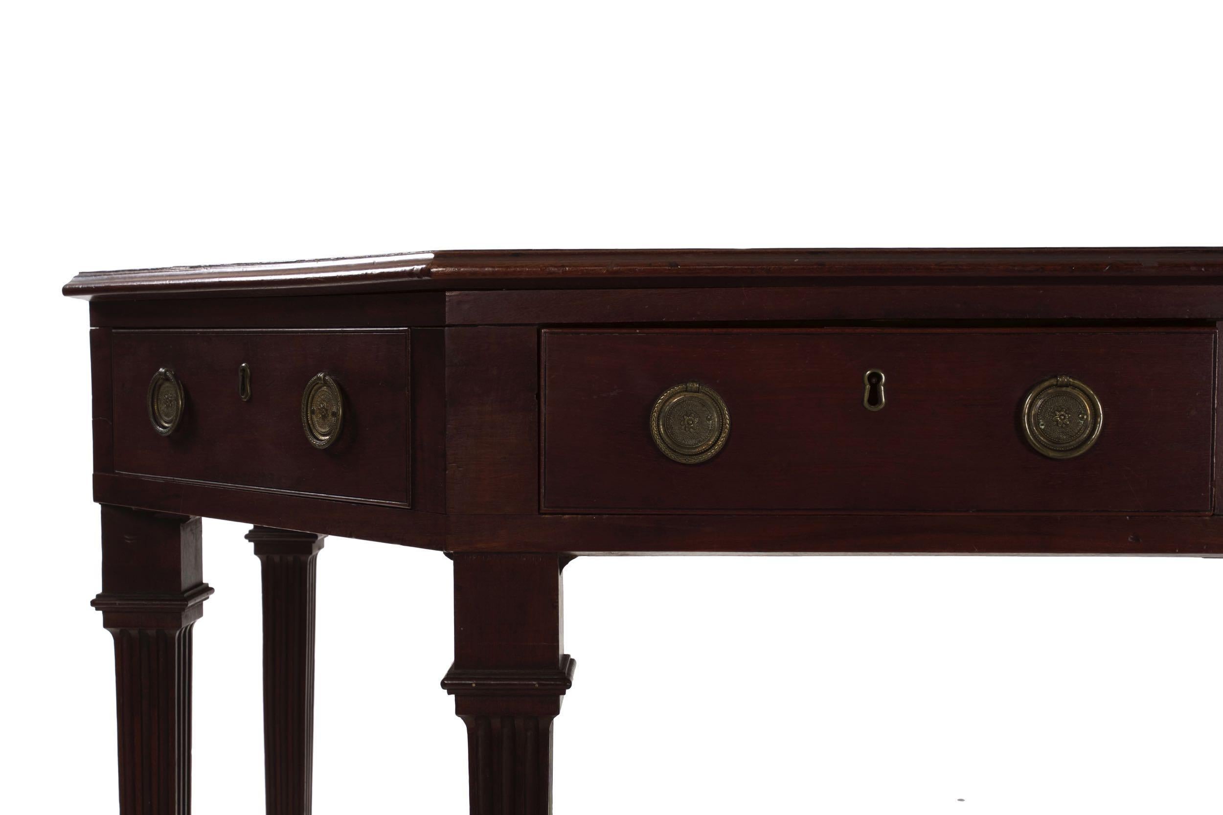 English George III Mahogany Antique Leather-Top Writing Desk, circa 1800 1