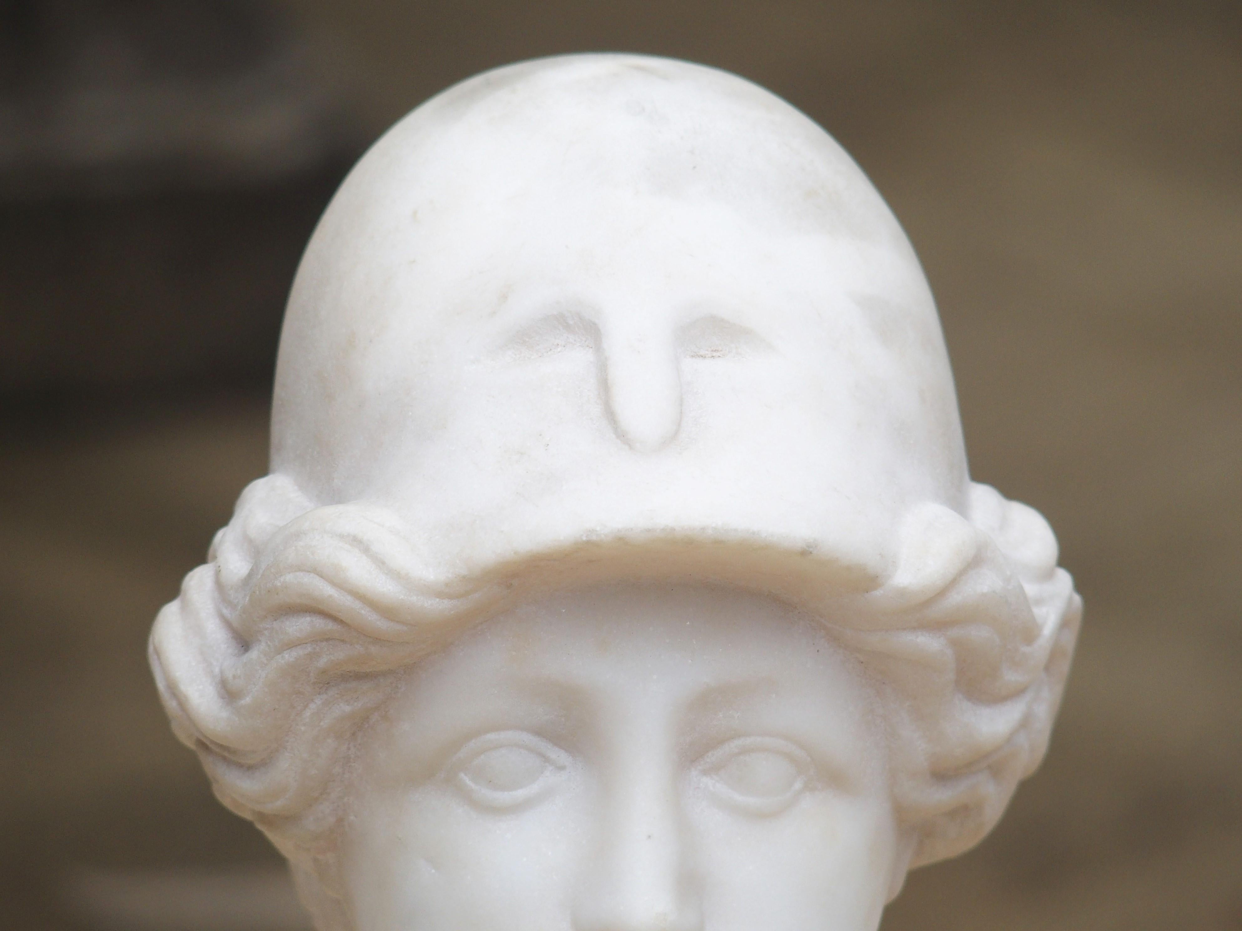 Italian Marble Head on Wooden Base, circa 1800 For Sale 3