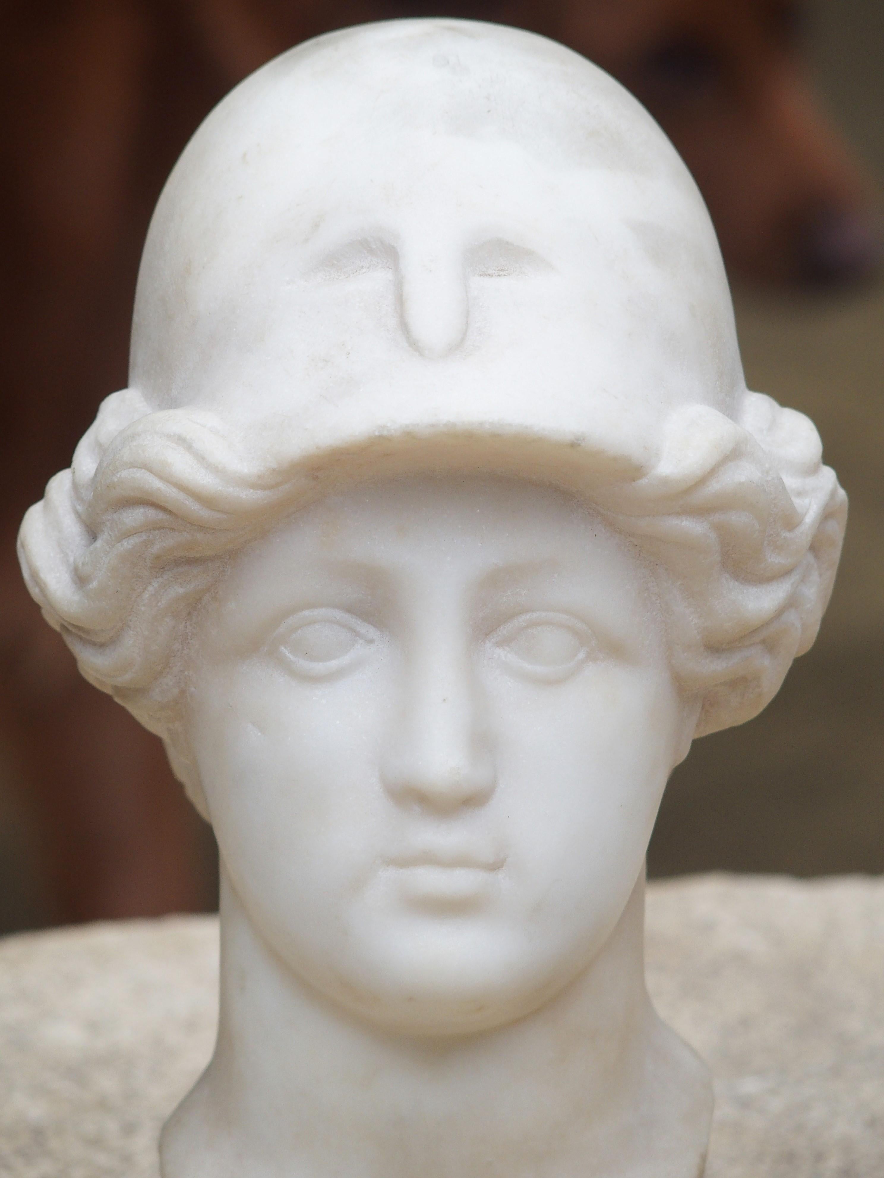 Italian Marble Head on Wooden Base, circa 1800 For Sale 4