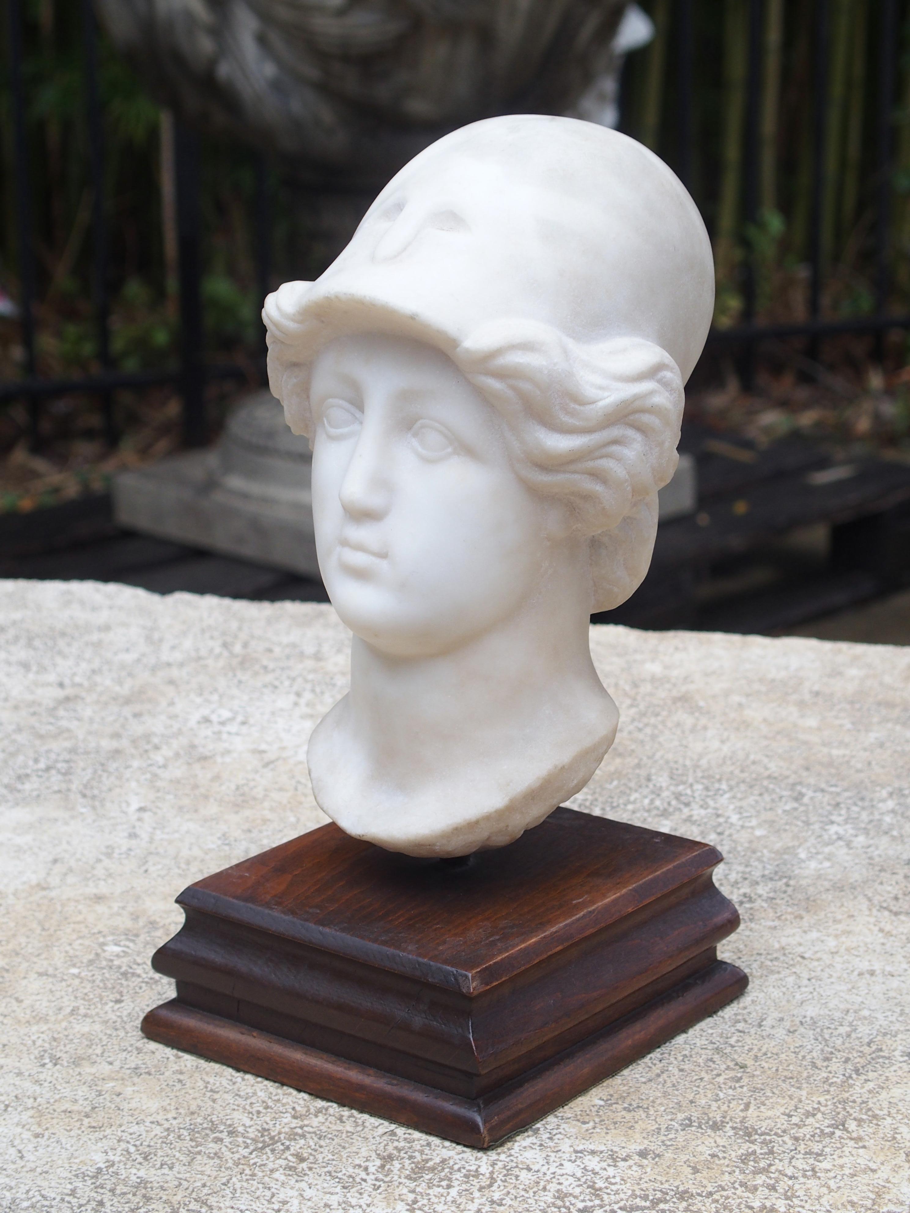 Italian Marble Head on Wooden Base, circa 1800 For Sale 7