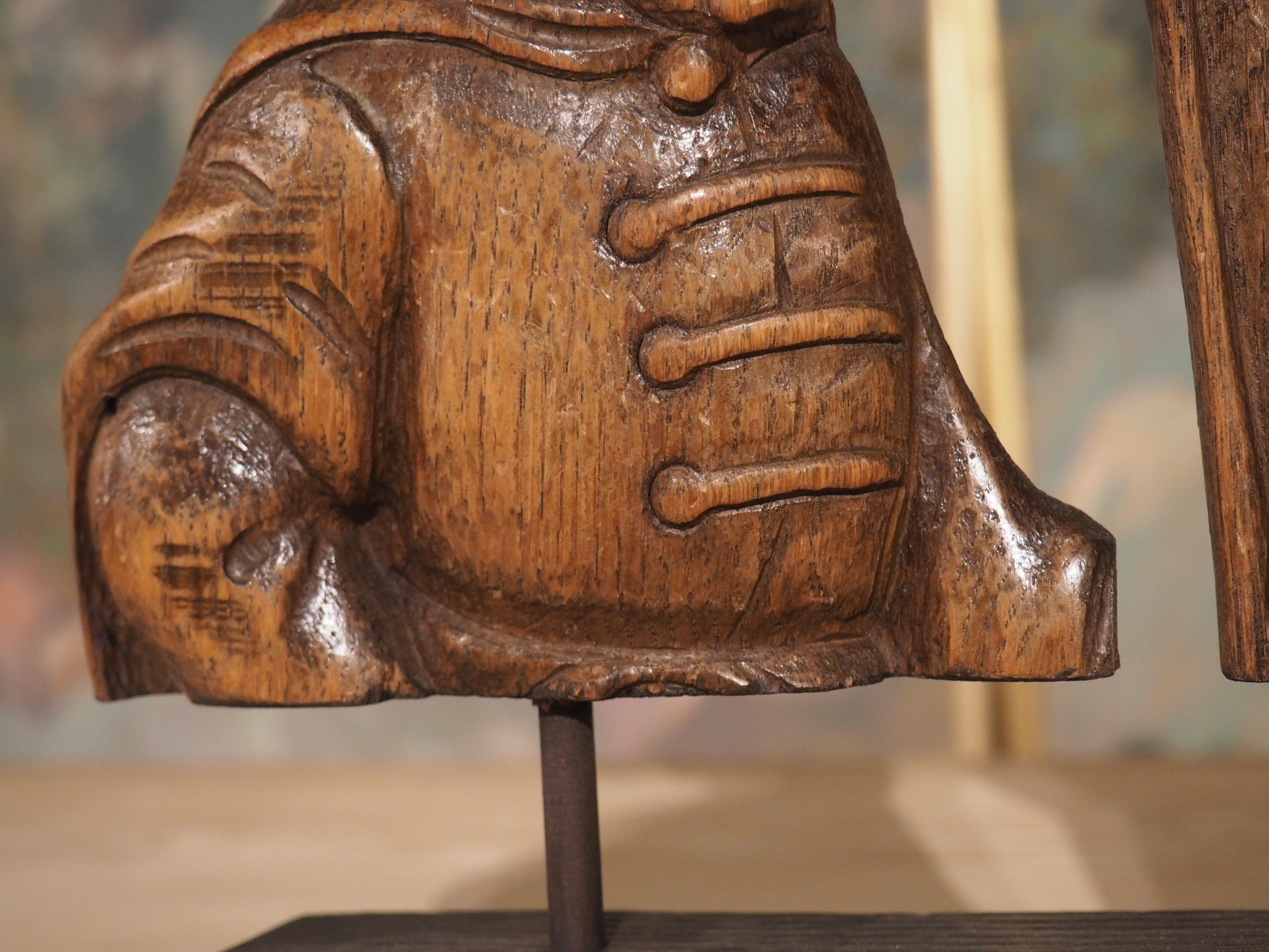 Figure di soldati in Oak intagliate e montate del 1800 circa, provenienti dalle Fiandre In condizioni buone in vendita a Dallas, TX