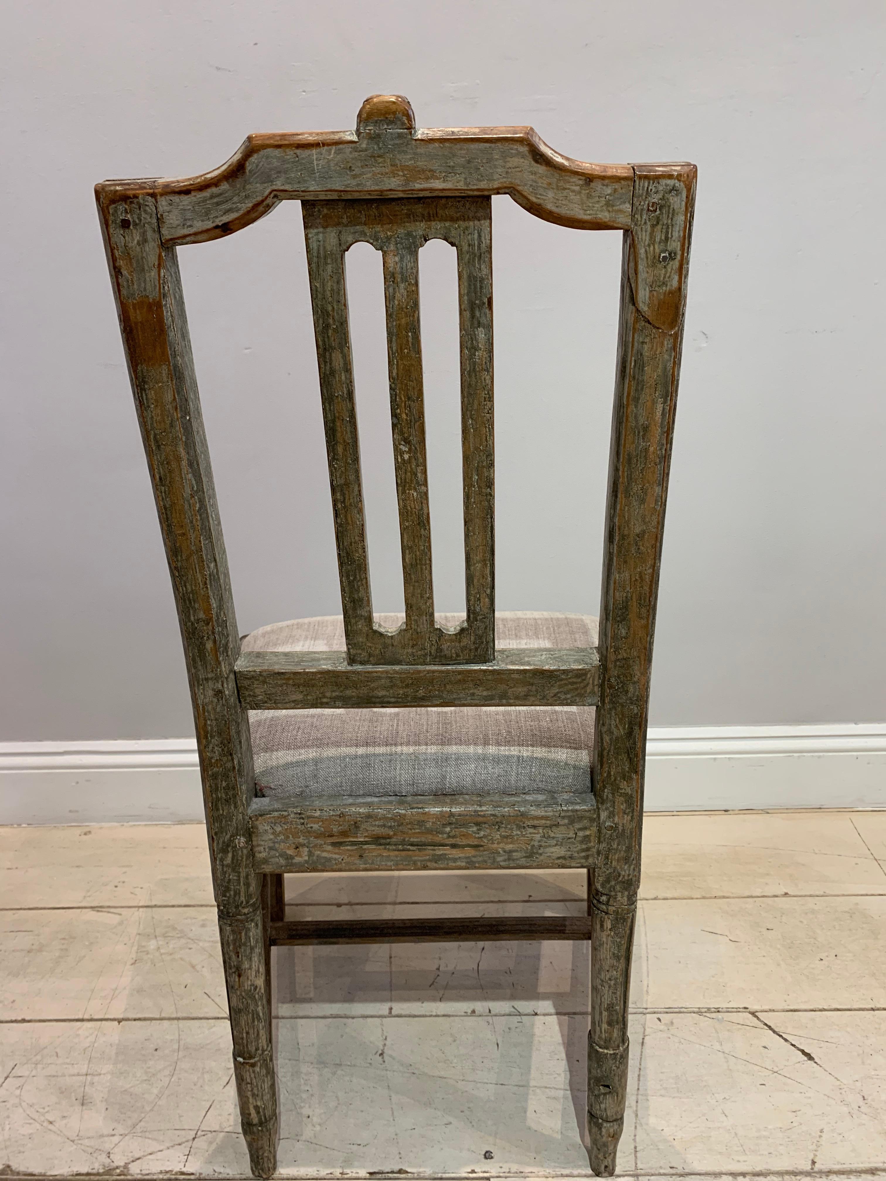 Painted Gustavian Swedish Side Chair with Decorative Flower Carving, circa 1800 For Sale 5