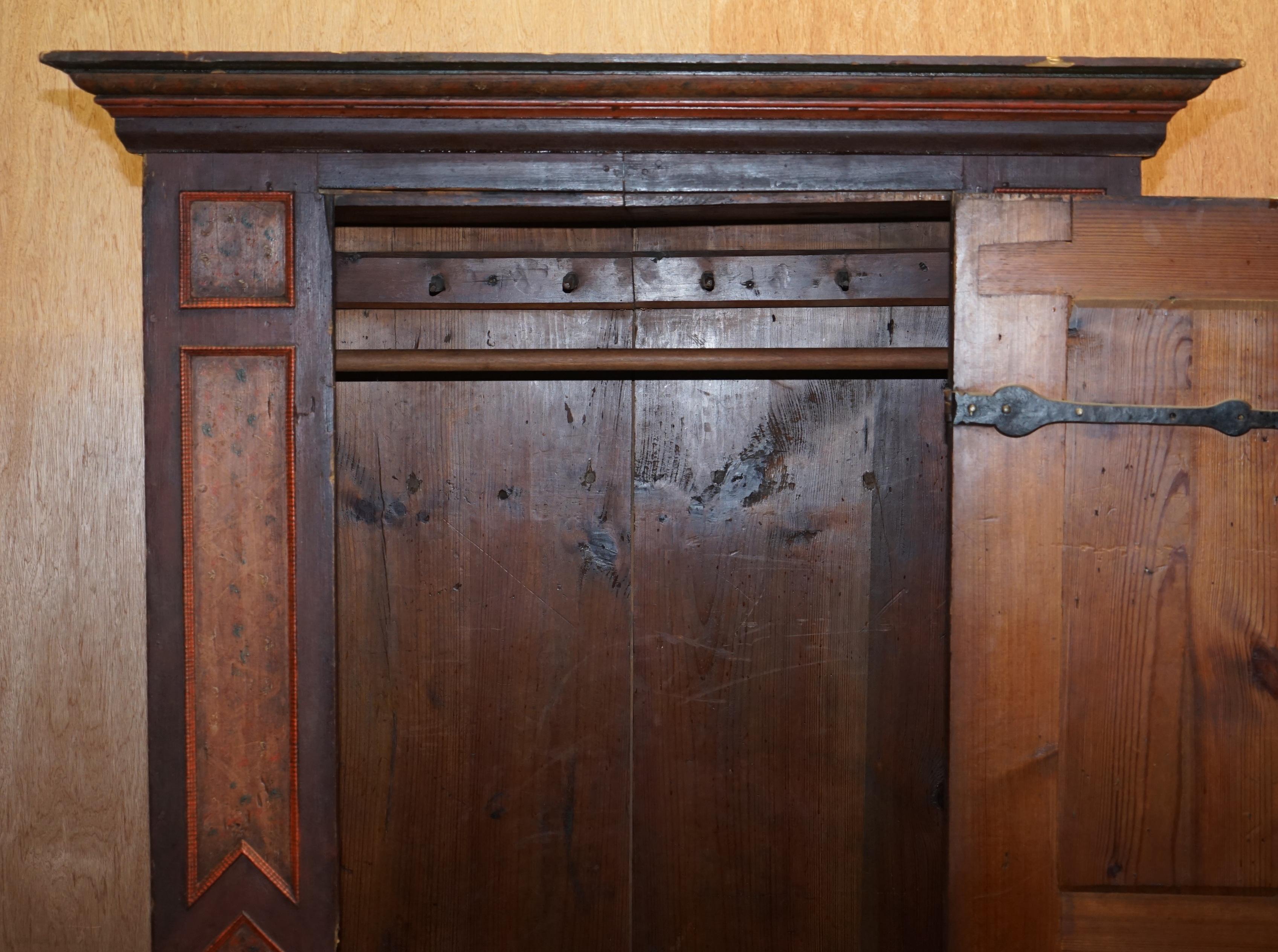 CIRCA 1800 Sumlime Hand Painted European Wardrobe or Hall Cupboard in Oak Wood im Angebot 7