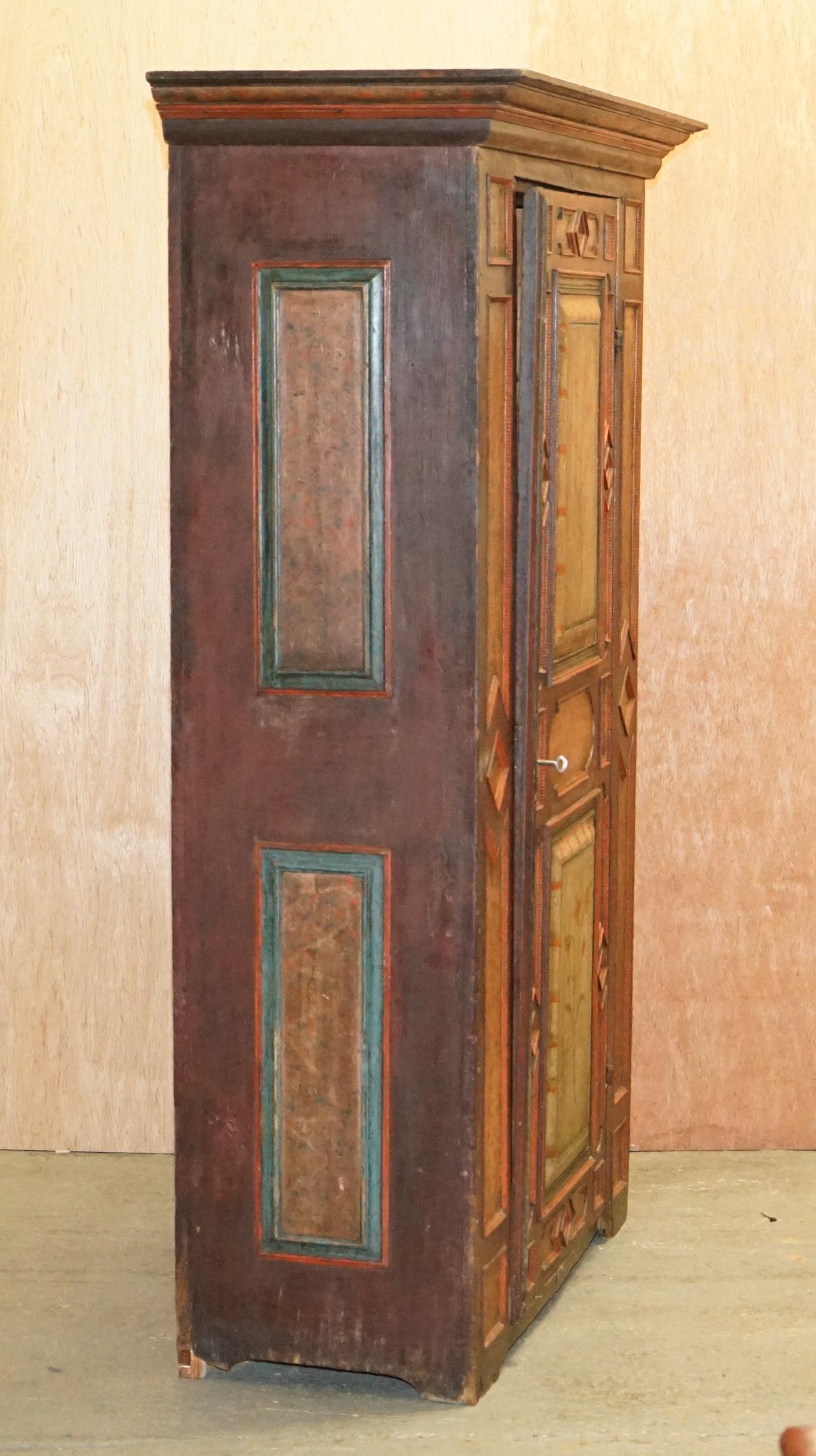 CIRCA 1800 Sumlime Hand Painted European Wardrobe or Hall Cupboard in Oak Wood im Angebot 11