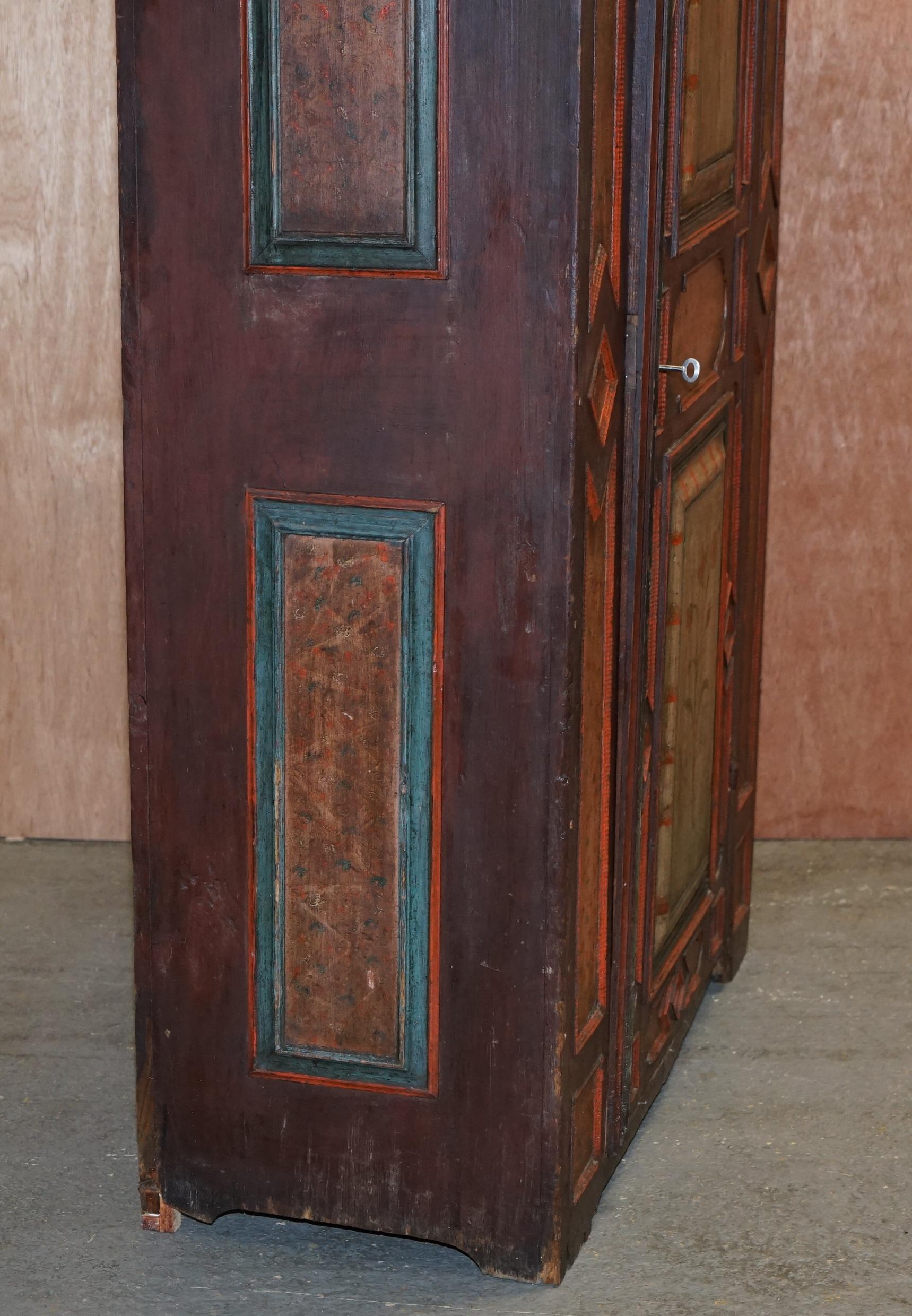 CIRCA 1800 Sumlime Hand Painted European Wardrobe or Hall Cupboard in Oak Wood im Angebot 13
