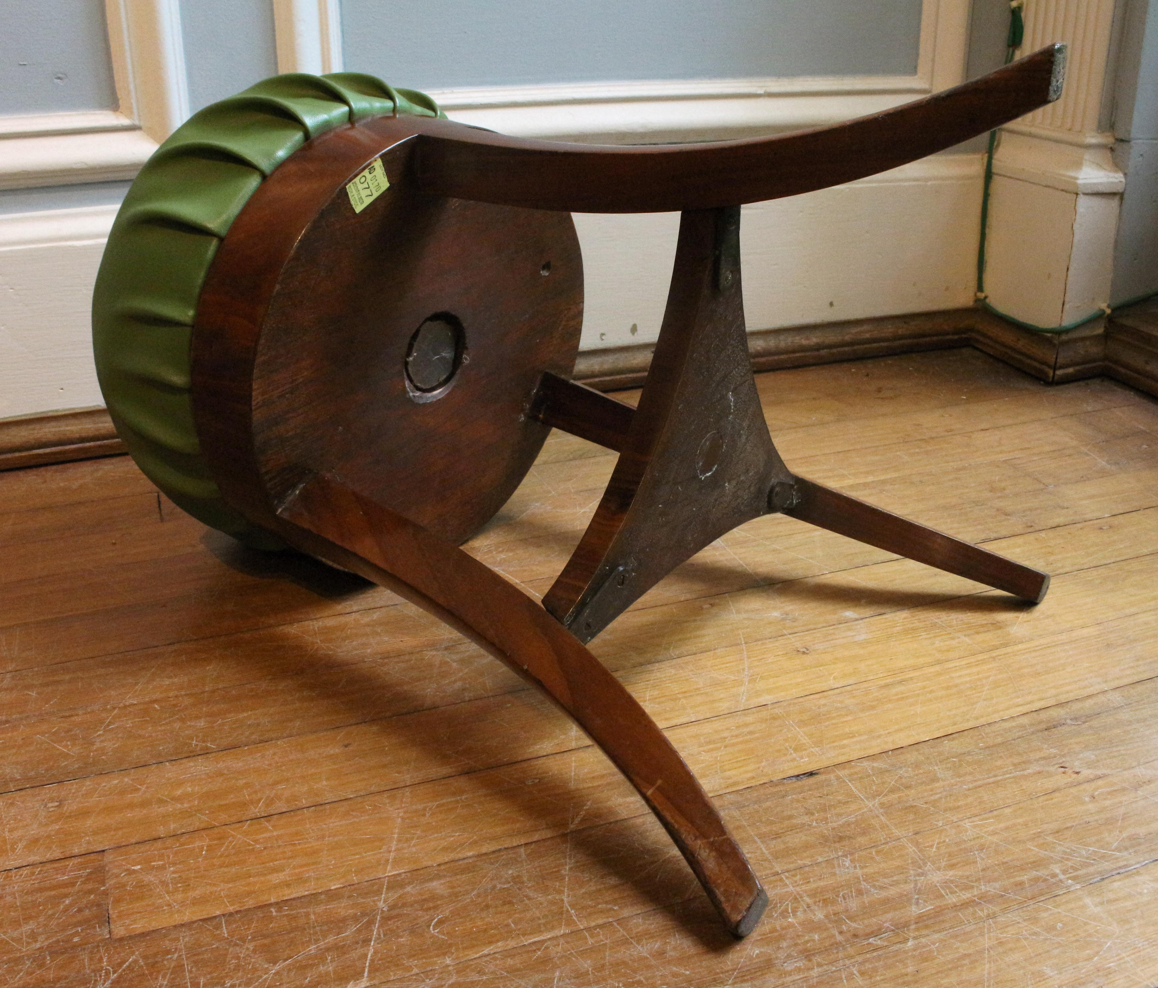 Wood circa 1810 English Regency Mahogany Revolving Piano Stool For Sale