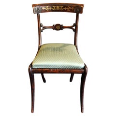 Circa 1810 Silla auxiliar inglesa de la Regencia pintada con incrustaciones de latón