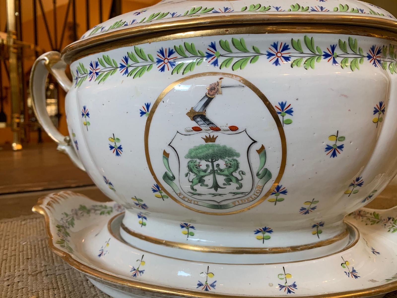 English Sprig Tureen by Chamberlain Worcester, Marked, Nemo Fidelier, circa 1810 For Sale 6