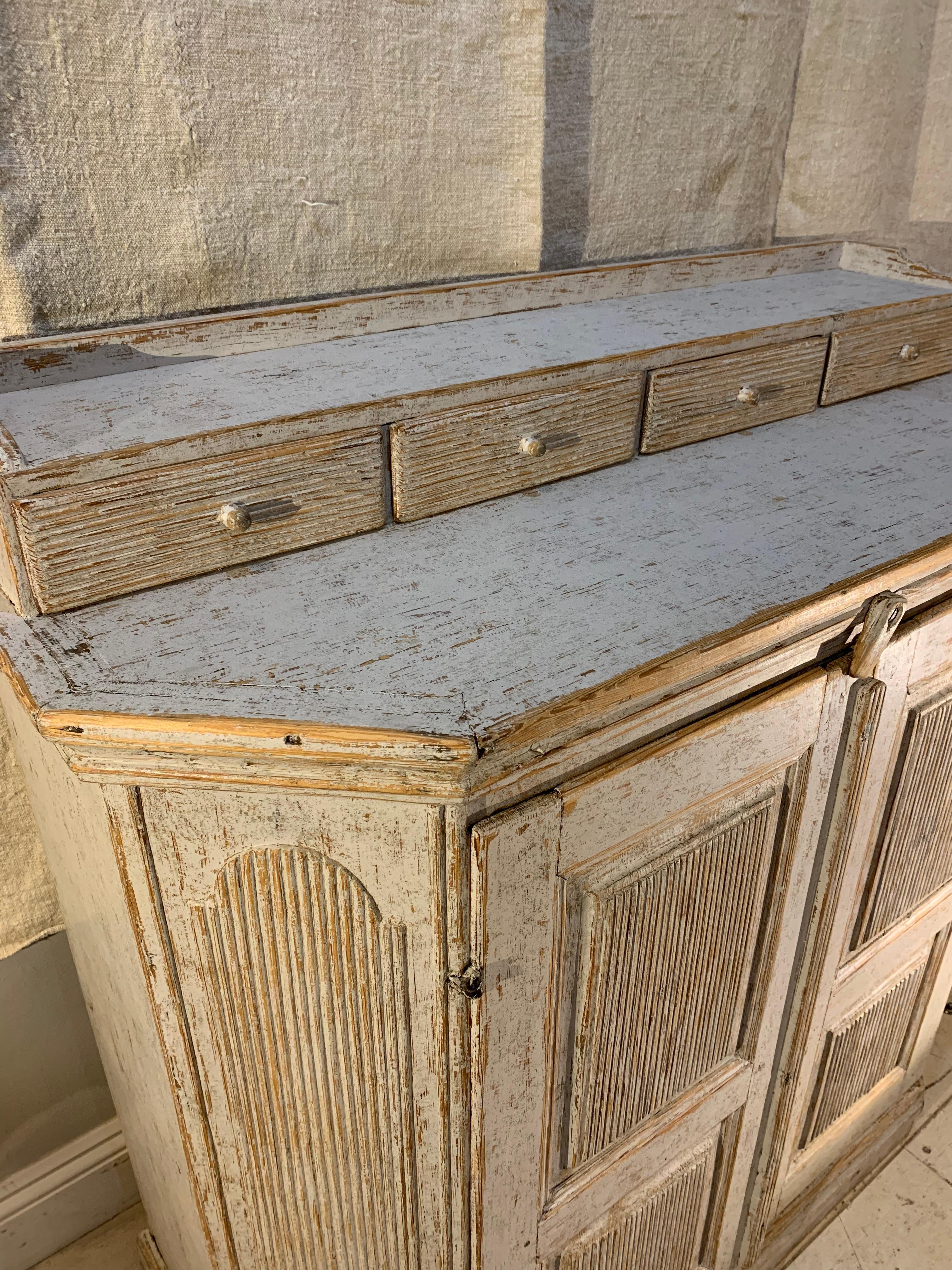 Circa 1810 Swedish Gustavian Painted Two Door & Four Drawer Reeded Buffet  For Sale 4