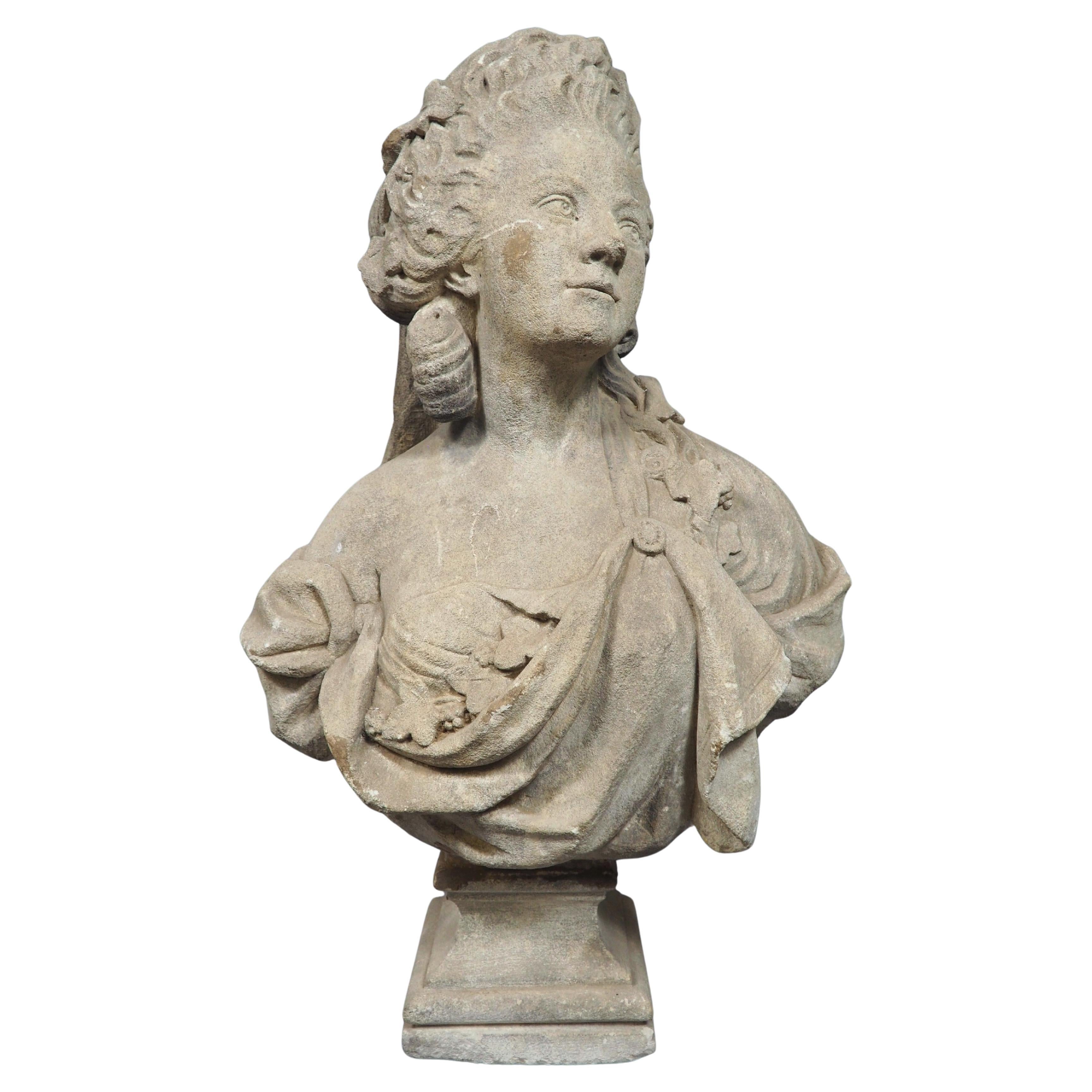 Vers 1815 Buste de Mademoiselle Marie-Madeleine Guimard en pierre calcaire sculptée.