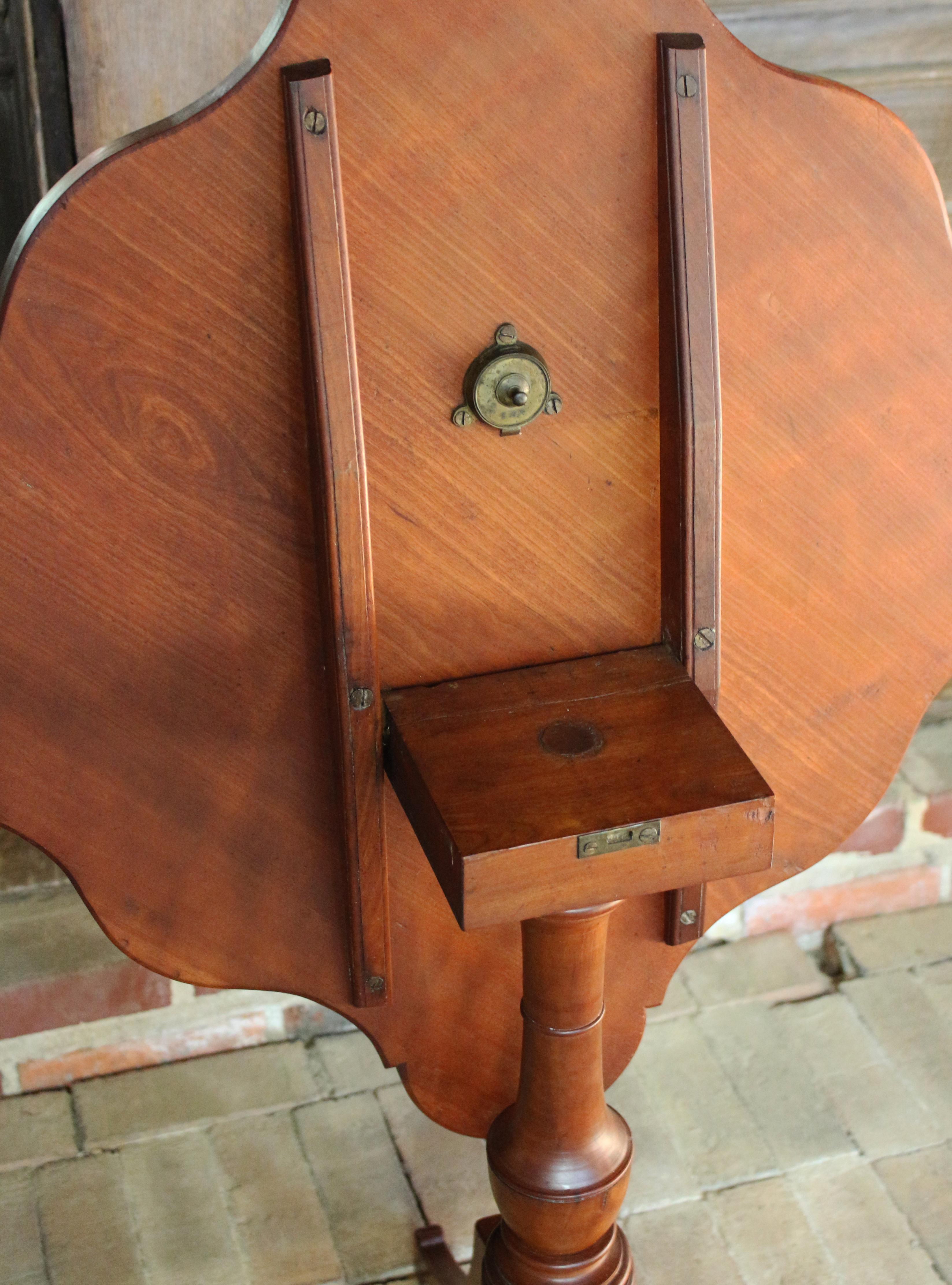 circa 1820-30 American Tilt-Top Tea Table 5