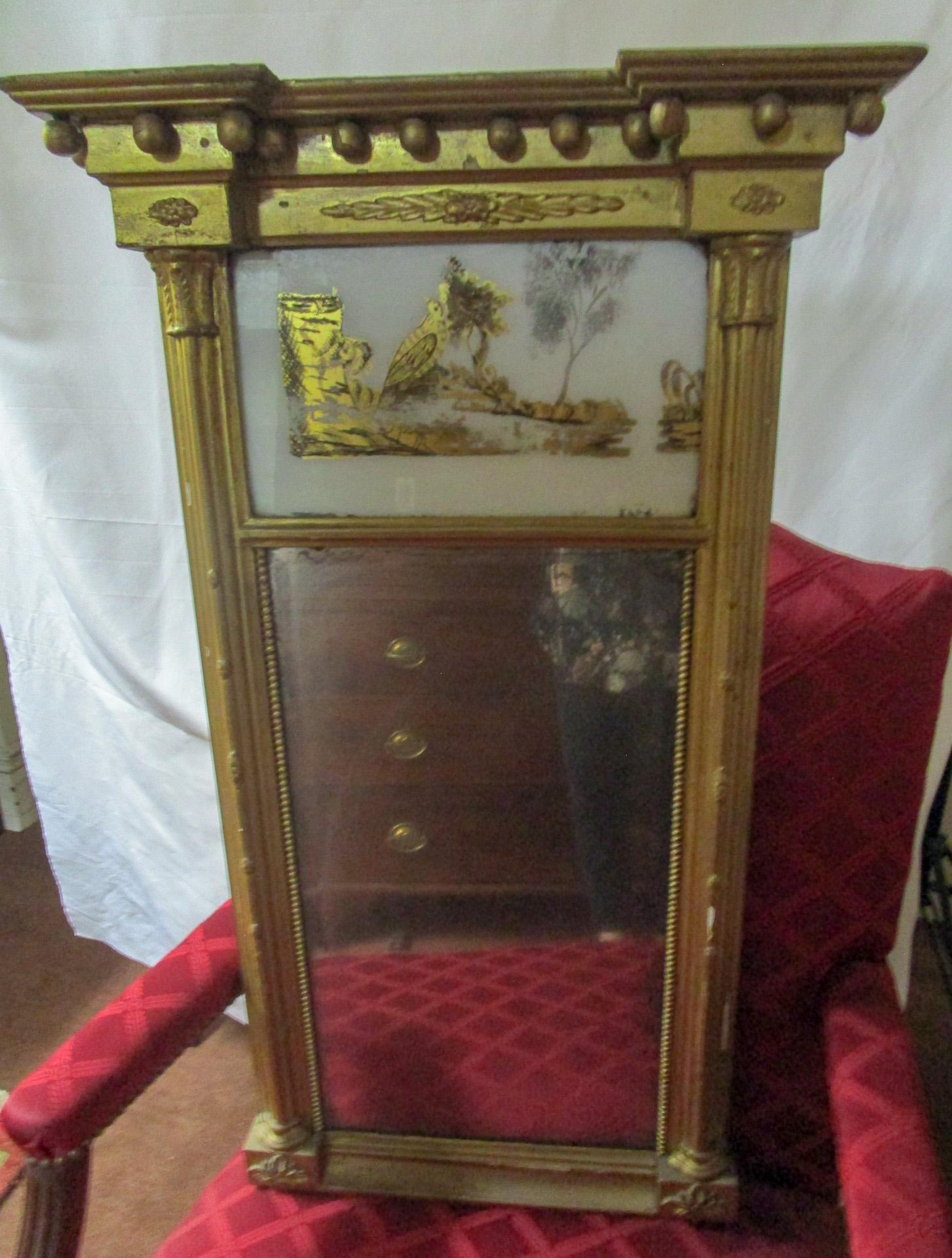Circa 1820 American Giltwood Mirror with Églomisé Panel Woodland Scene with Bird (Miroir en bois doré avec panneau églomisé et oiseau) en vente 5