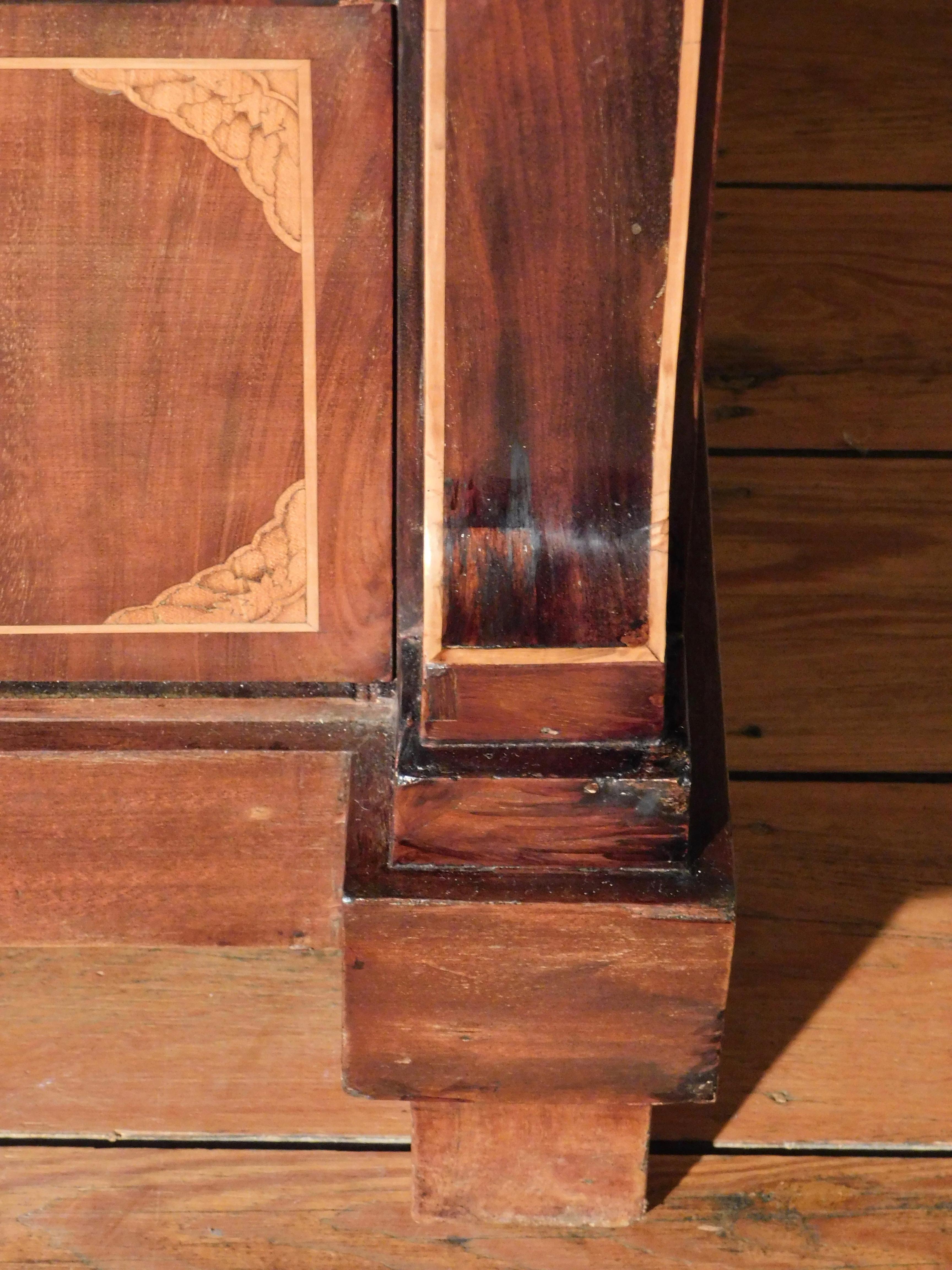 Dutch High Boy Chest of Drawers with Marquetry Inlaid Shell Designs, circa 1820 For Sale 7