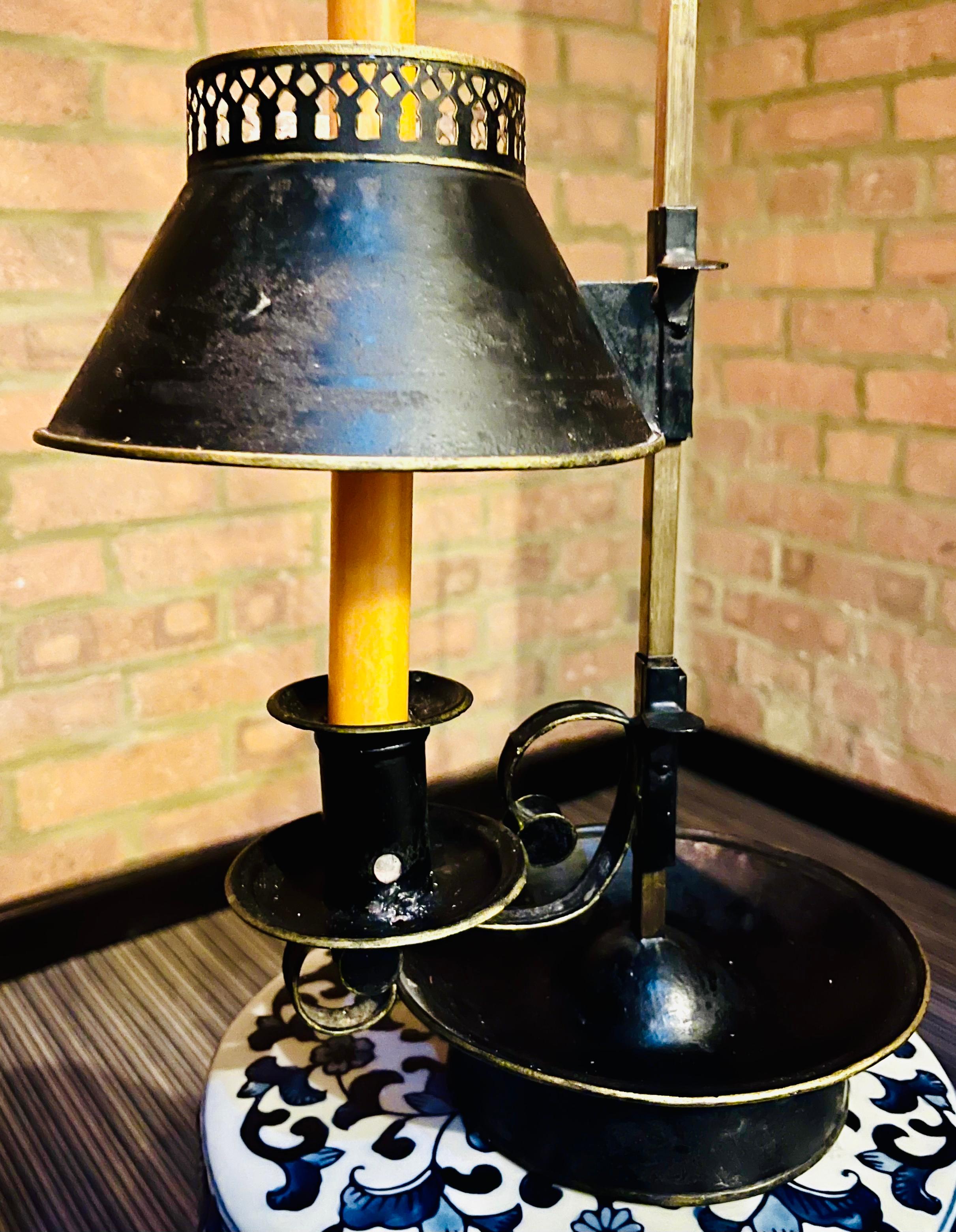 Circa 1820 French 19th Century Regency Period Candlestick Tole Bouillotte Lamp For Sale 5