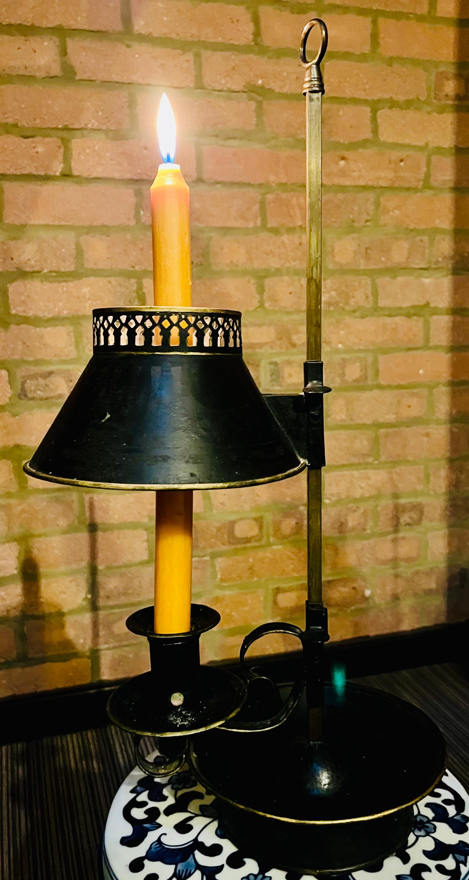 Circa 1820 French 19th Century Regency Period Candlestick Tole Bouillotte Lamp For Sale 3