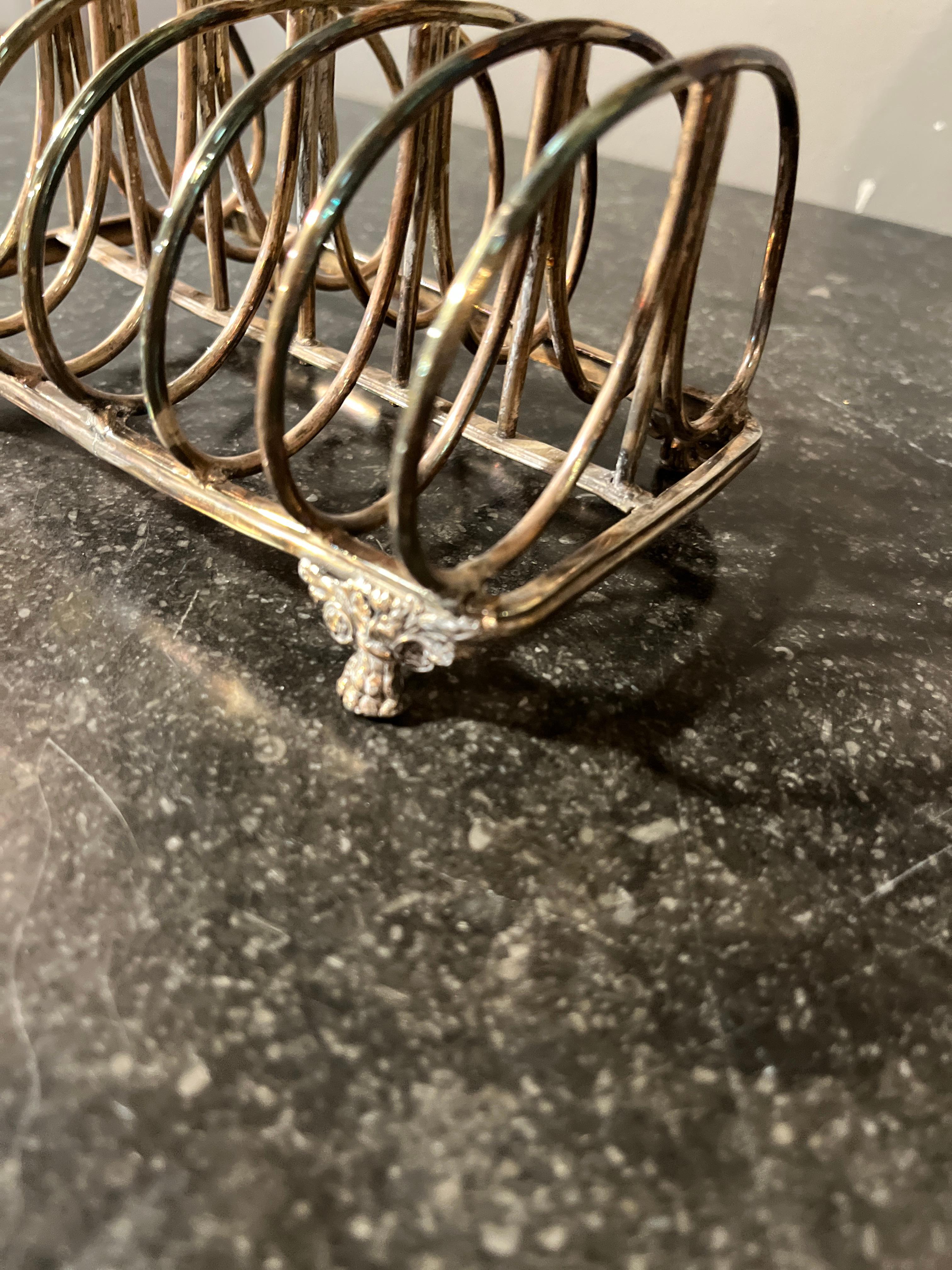 CIRCA 1820 georgianischen alten englischen Sheffield Silver Plate Crested Toast Rack (Europäisch) im Angebot