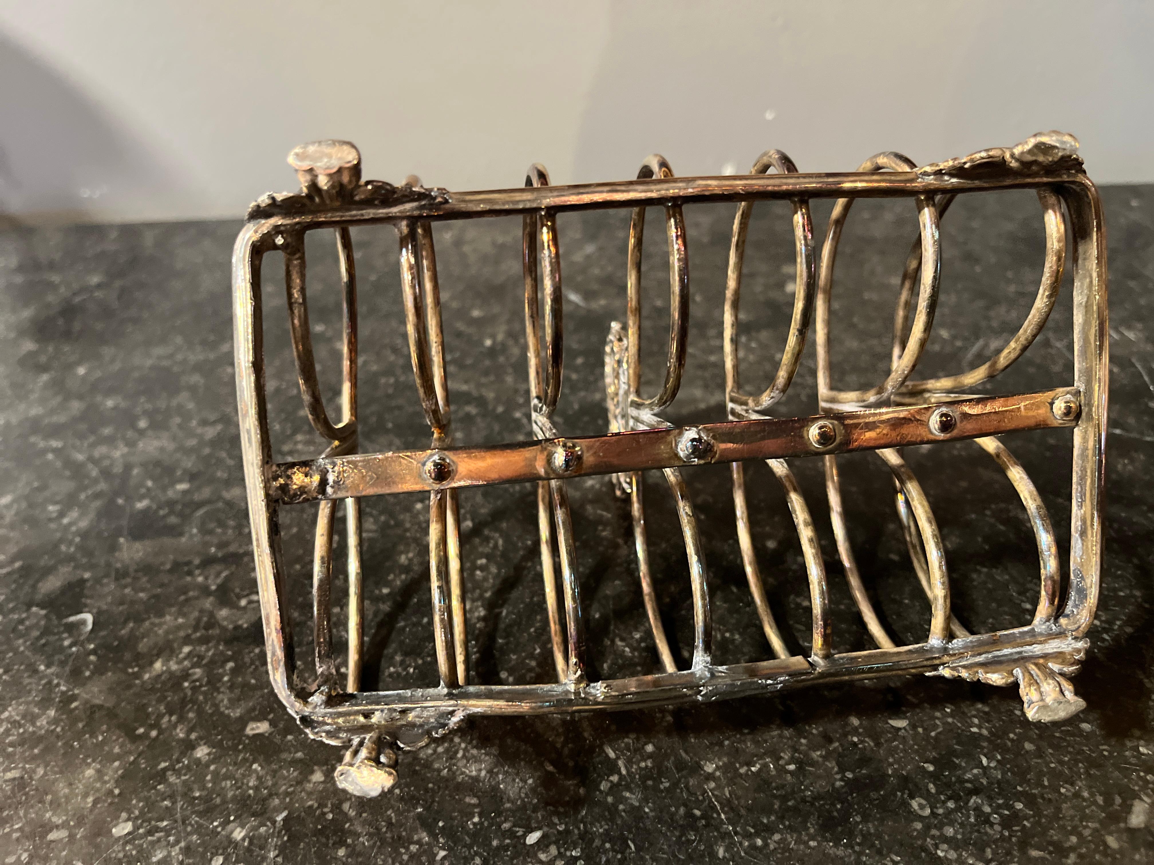CIRCA 1820 georgianischen alten englischen Sheffield Silver Plate Crested Toast Rack (19. Jahrhundert) im Angebot