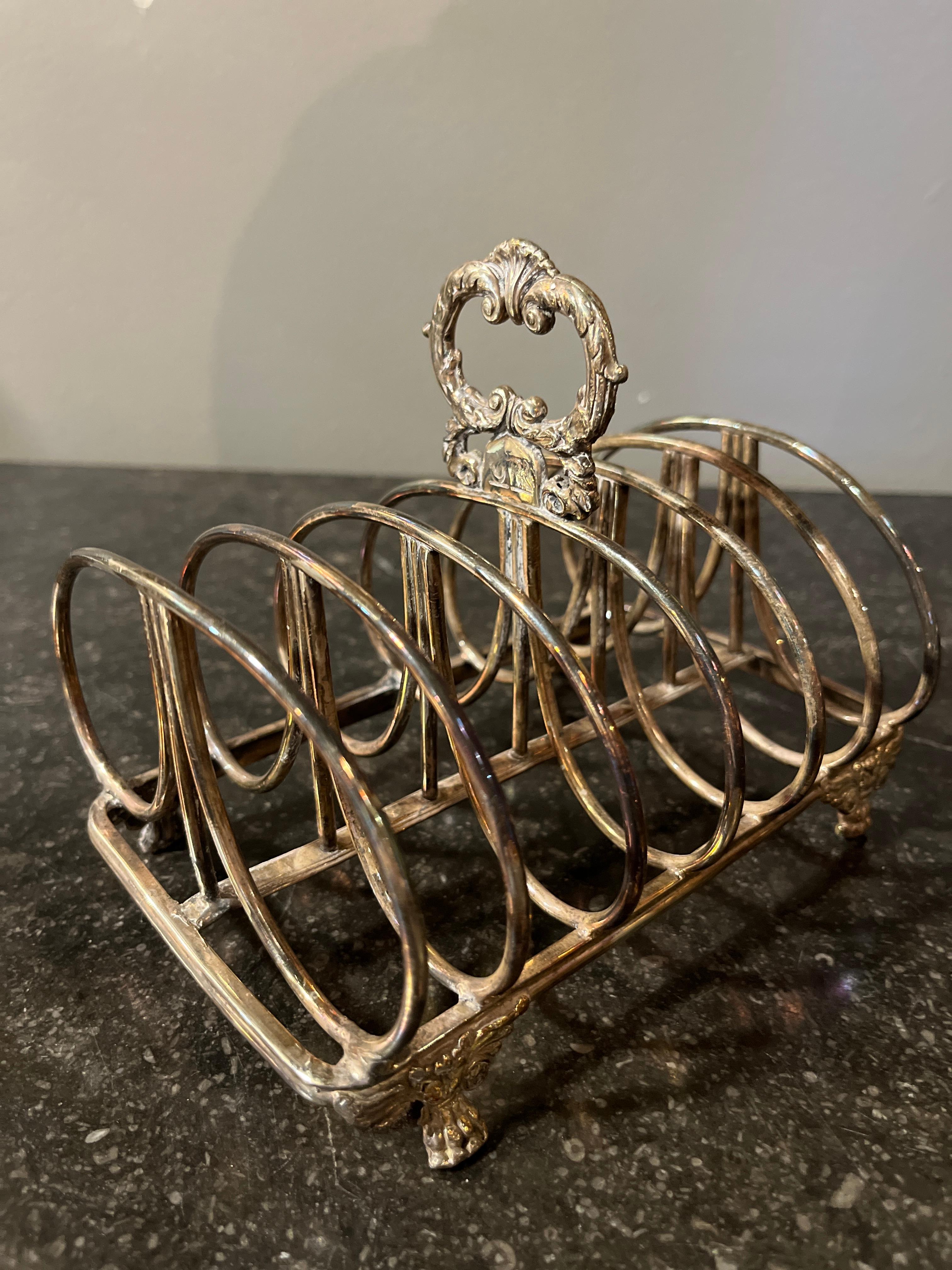 CIRCA 1820 georgianischen alten englischen Sheffield Silver Plate Crested Toast Rack (Silber) im Angebot
