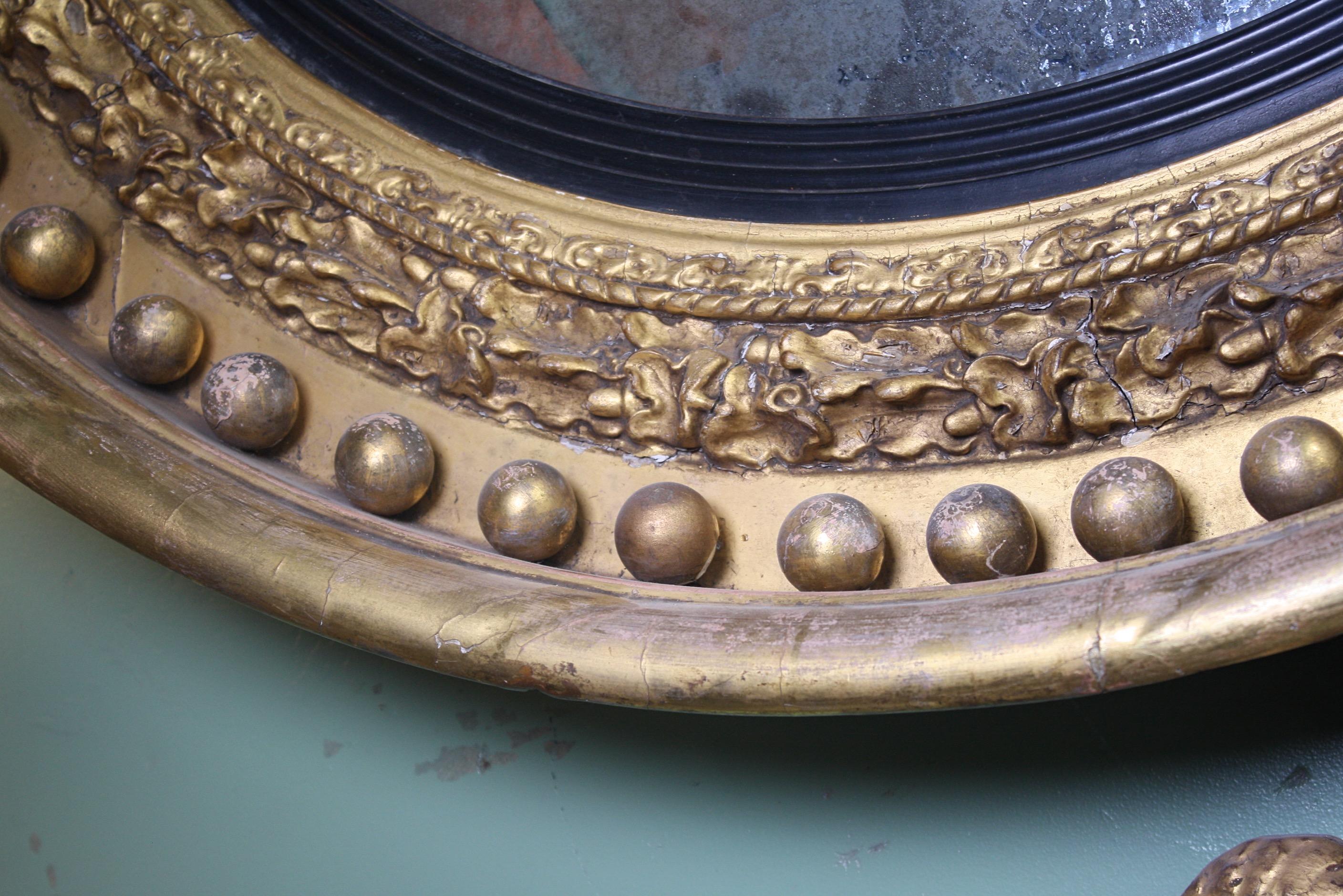 Monumentaler konvexer englischer Regency-Spiegel aus vergoldetem Holz, um 1820 im Angebot 13