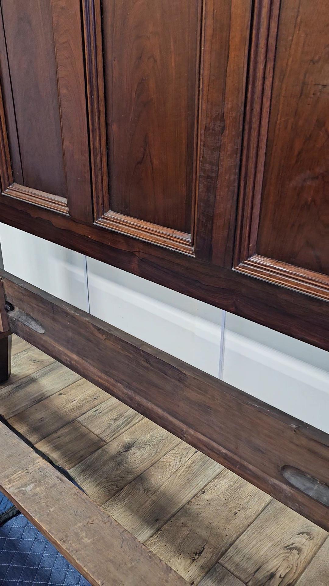 Frühes 19. Jahrhundert Amerikanisches Empire-Bett aus Palisanderfurnier (amerikanisch) im Angebot