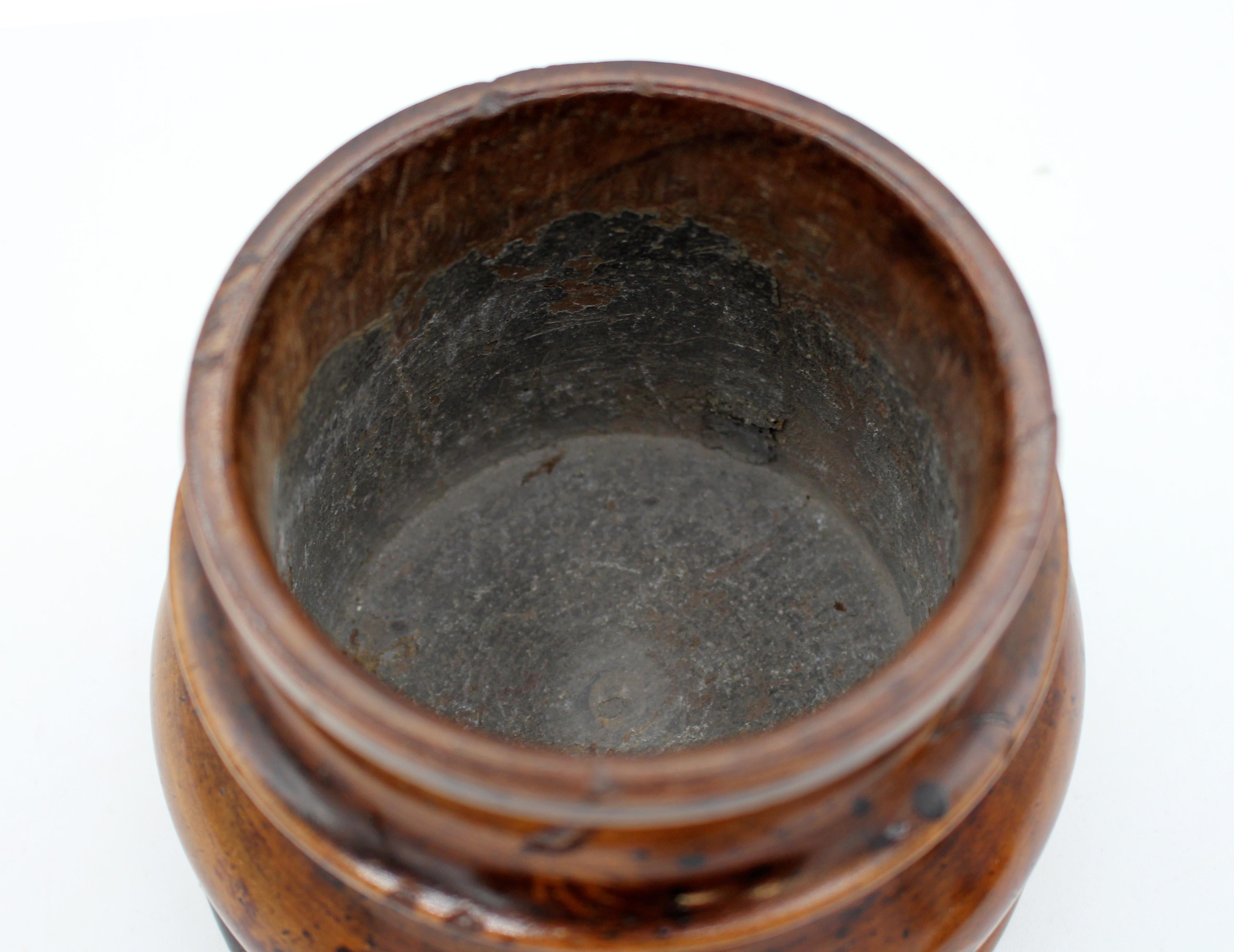 Circa 1830-60 English Treen Tobacco or Tea Caddy Box In Good Condition In Chapel Hill, NC