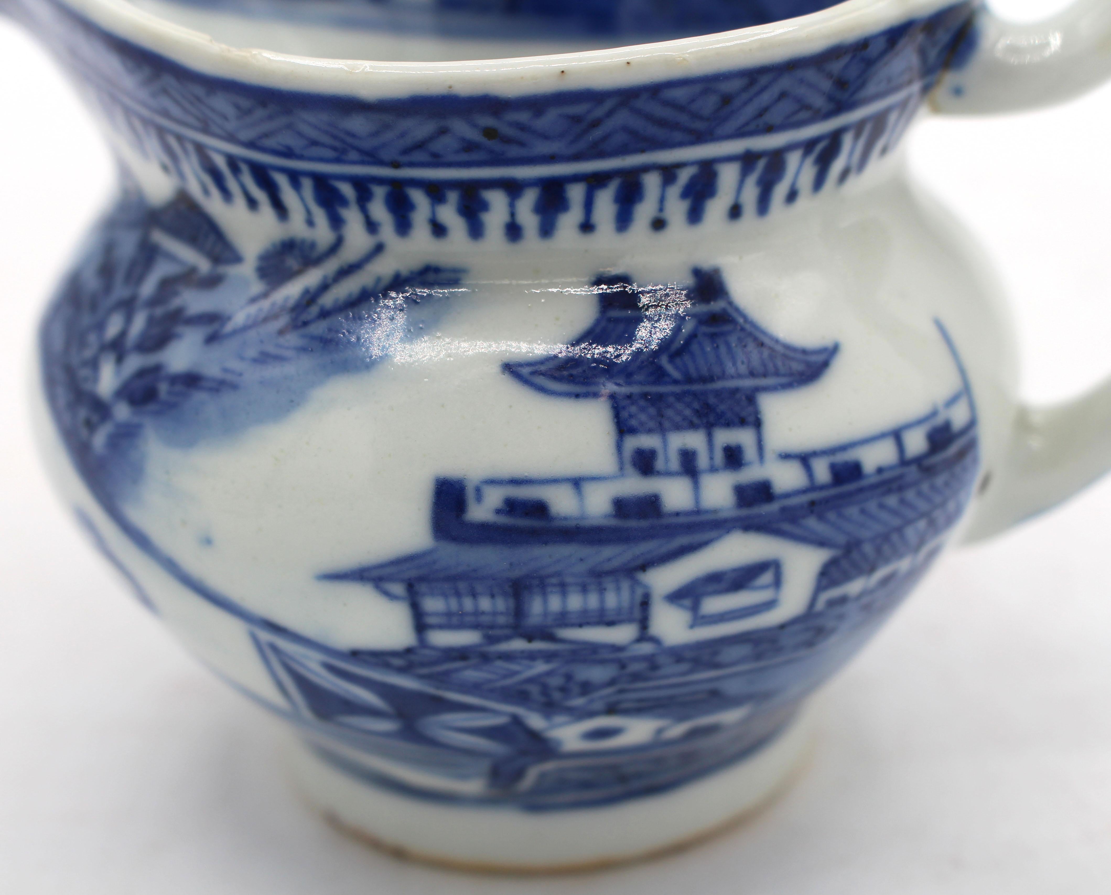Caraffa per Sauce di Canton blu del 1830 circa, esportazione cinese. Dinastia Qing in vendita 2