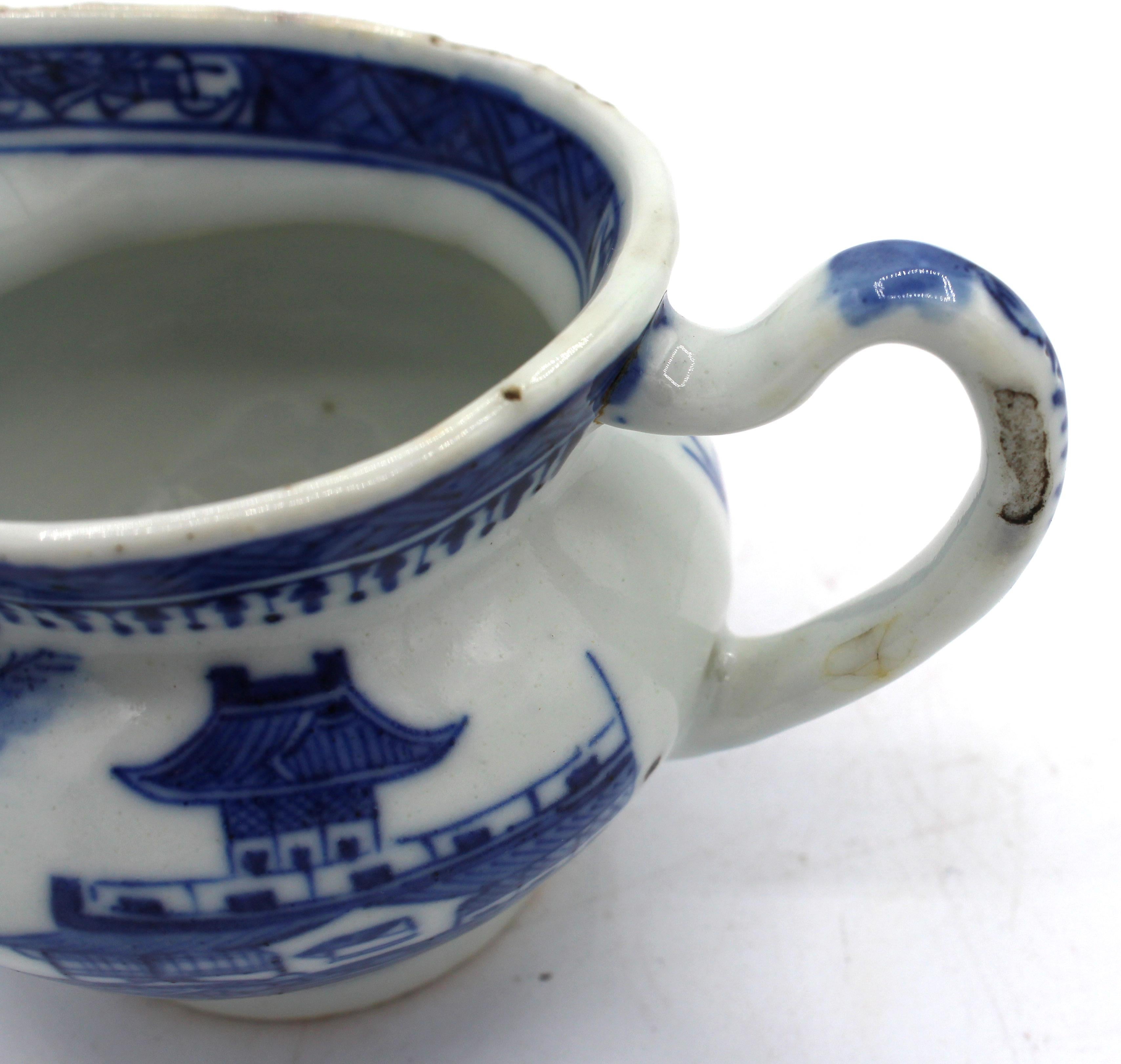 Caraffa per Sauce di Canton blu del 1830 circa, esportazione cinese. Dinastia Qing in vendita 3