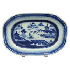 Chinesischer Export-Kanton-Teller aus blauem Kanton, um 1830