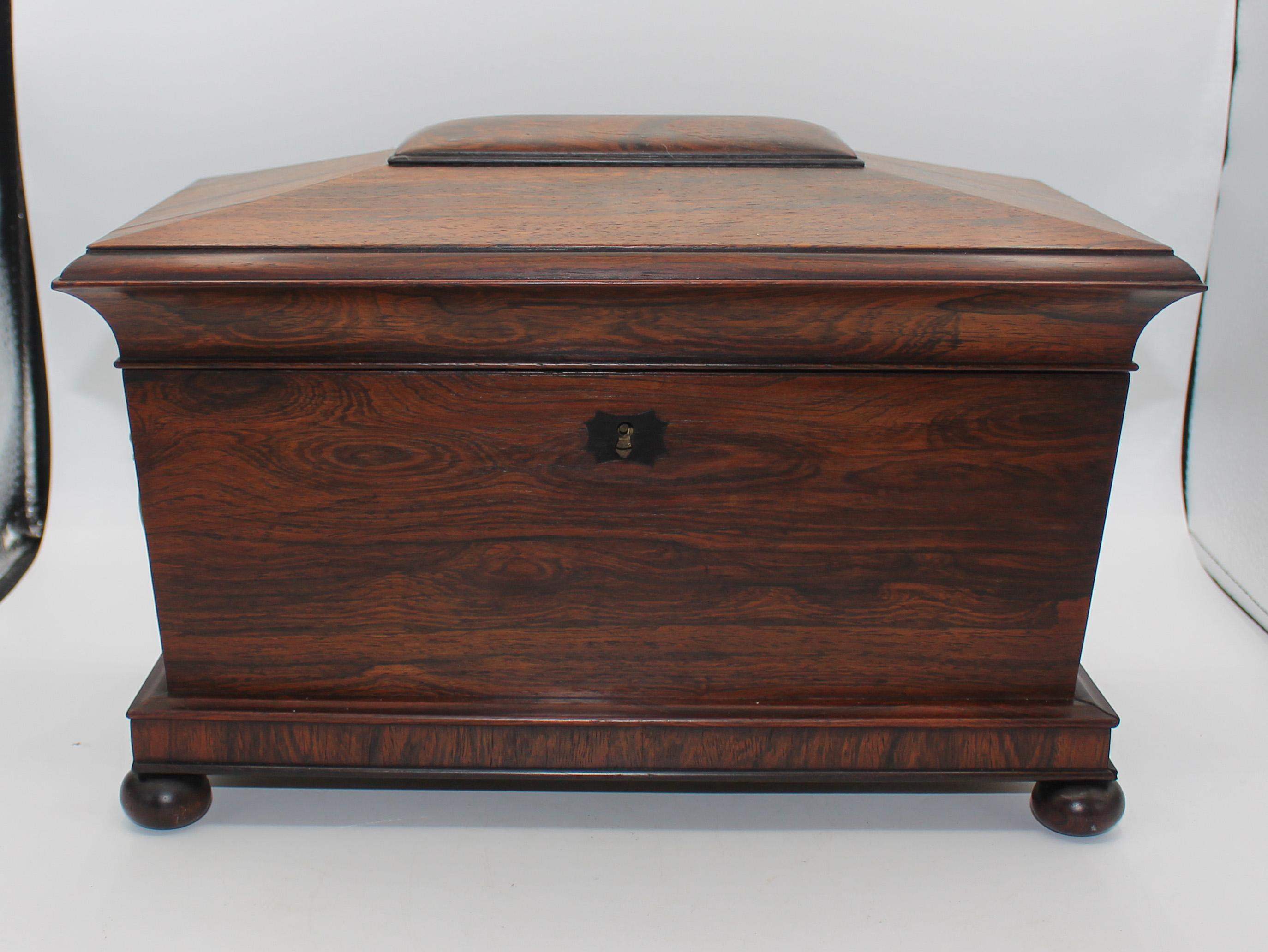 Circa 1830 English George IV-William IV Tea Caddy Box In Good Condition For Sale In Chapel Hill, NC