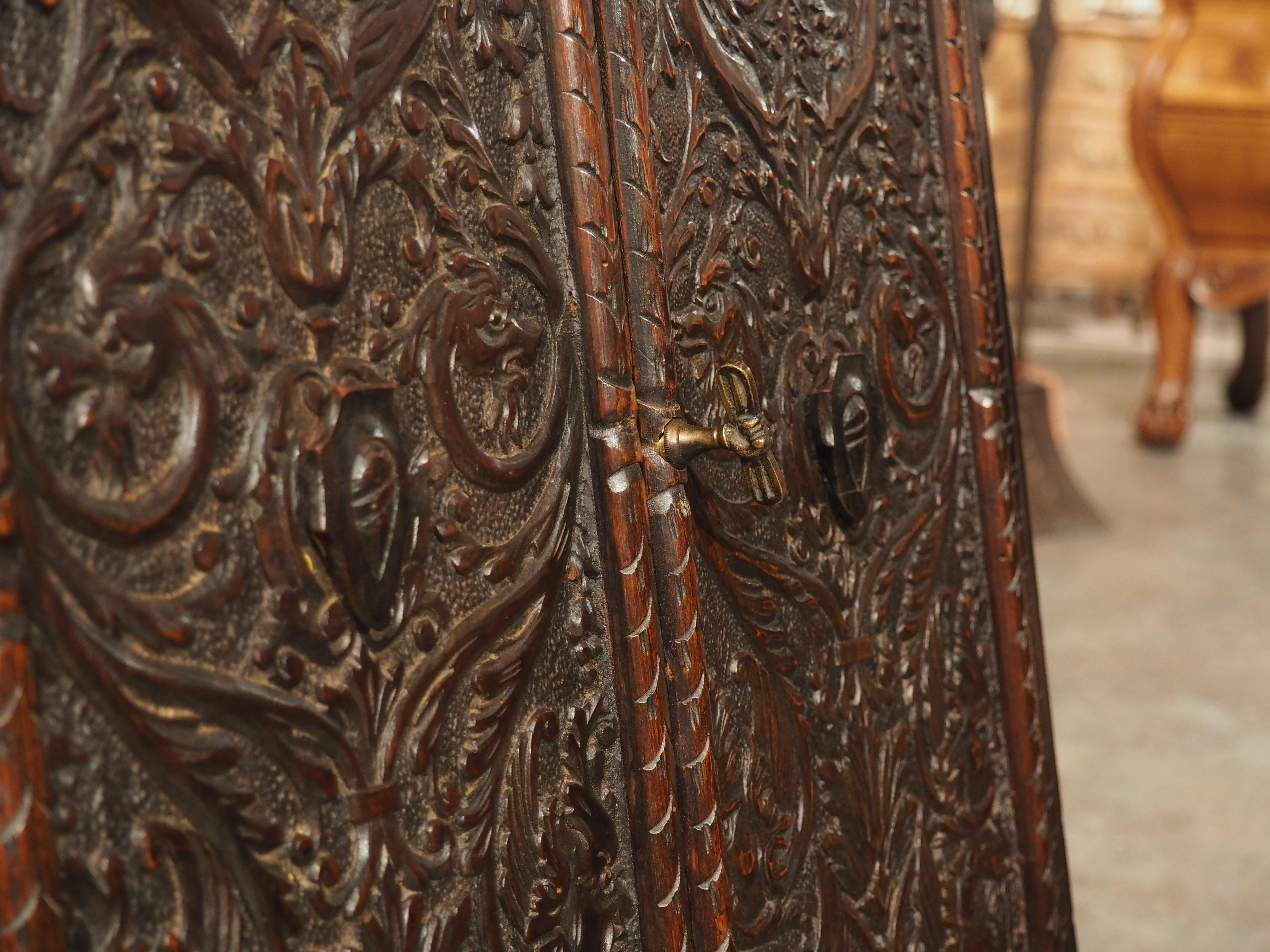Circa 1830, Italian, Walnut Wood Wall Cabinet in the Renaissance Style For Sale 1