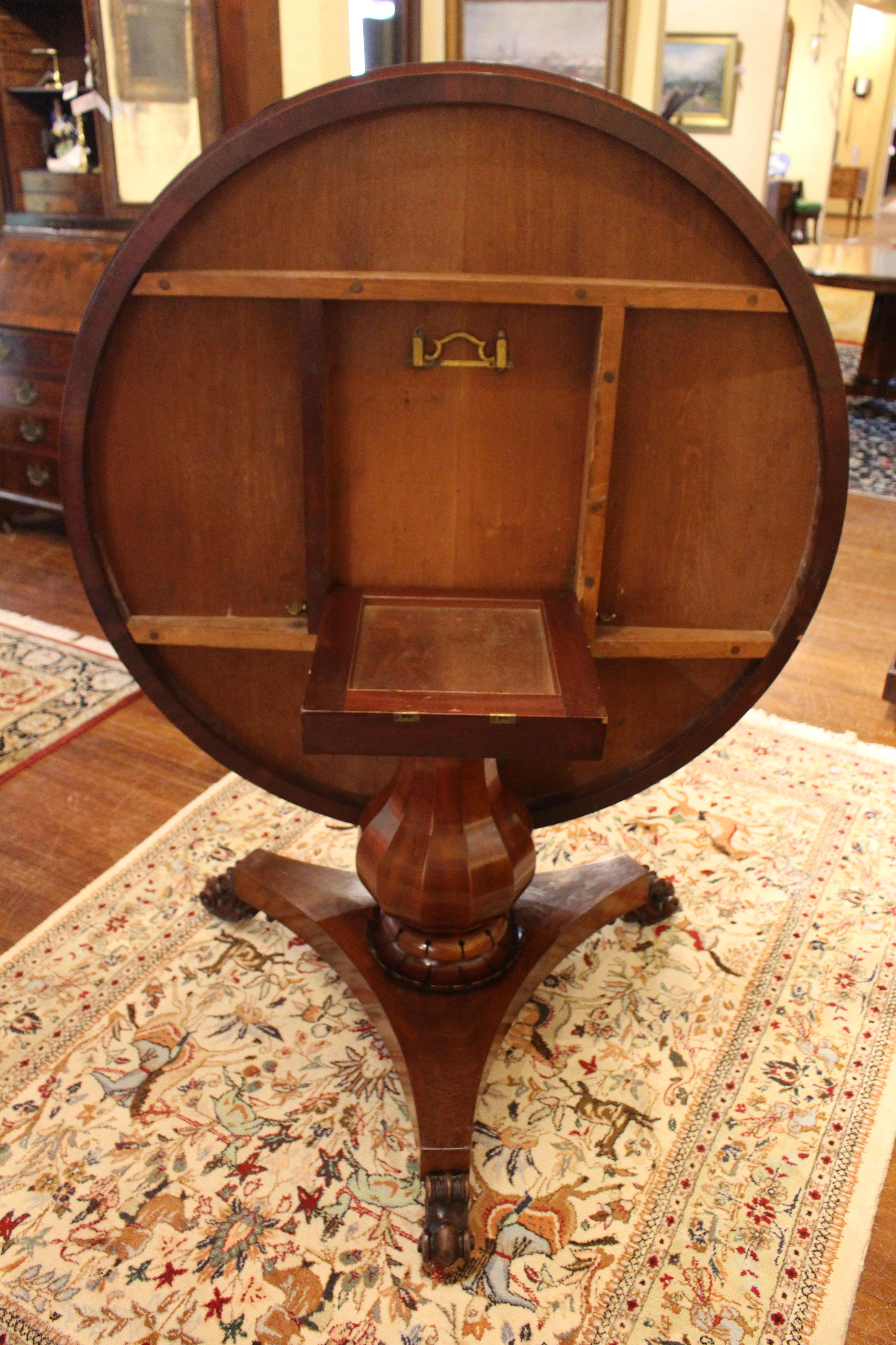 Circa 1830 William IV Center Table In Good Condition In Chapel Hill, NC