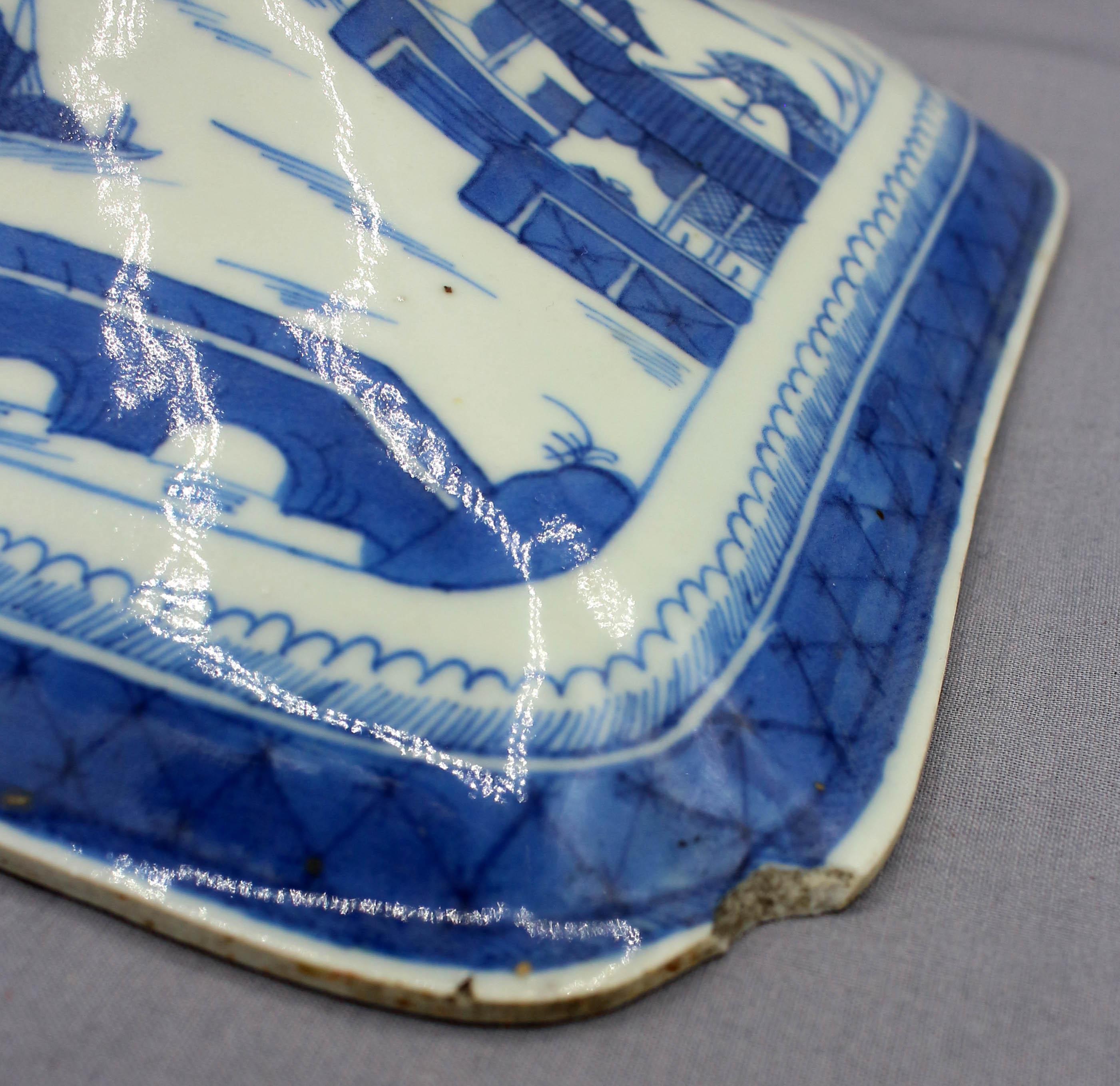 Circa 1830s Blue Canton Associated Covered Vegetable Dish, Chinese Export For Sale 2