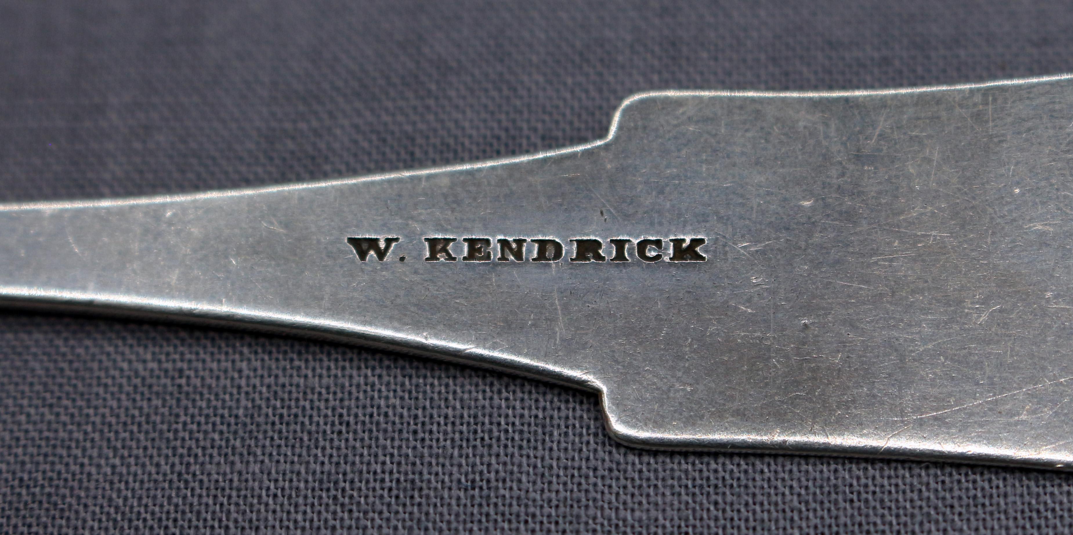 Néoclassique Paire de cuillères à soupe américaines en argent de William Kendrick, datant d'environ 1833-50 en vente