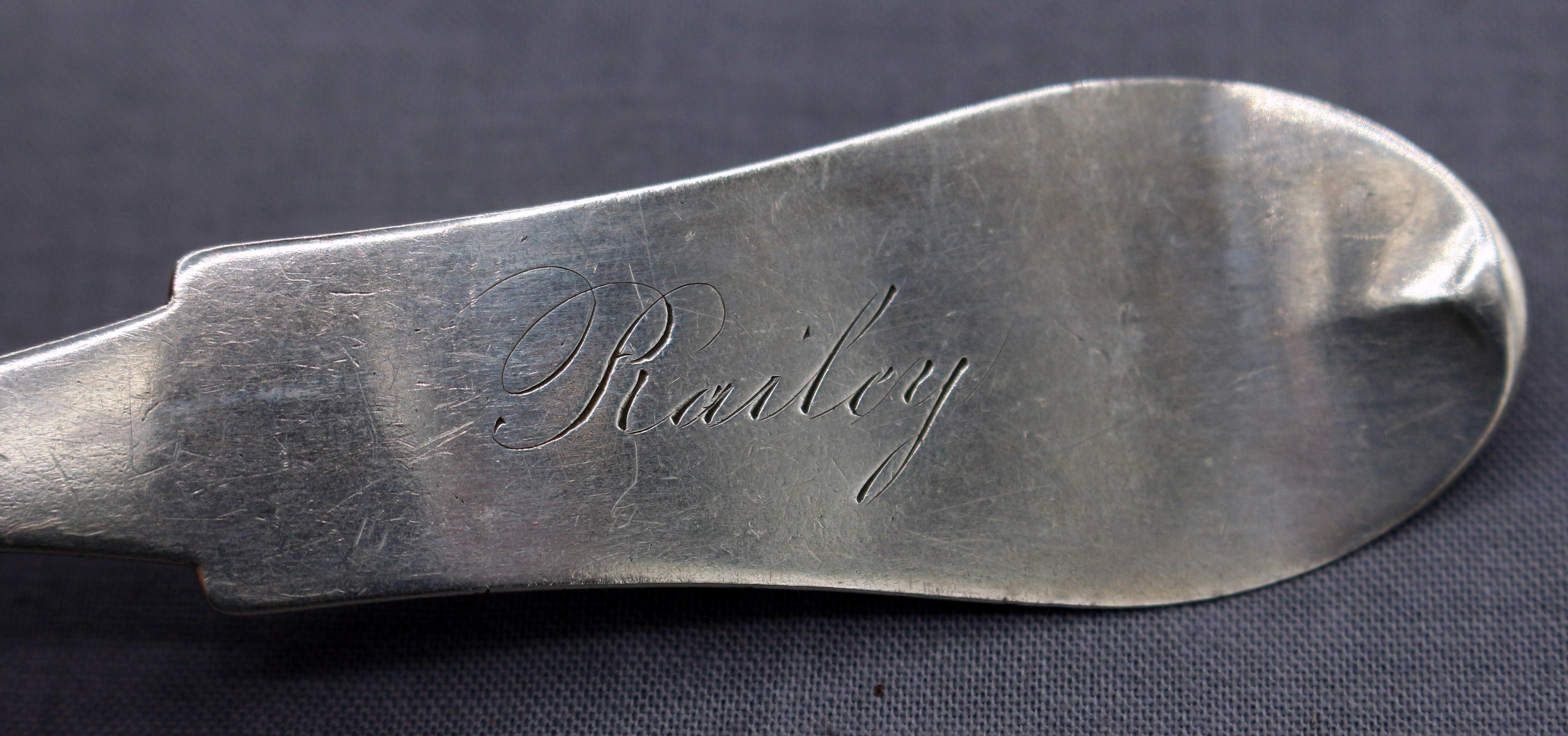 Américain Paire de cuillères à soupe américaines en argent de William Kendrick, datant d'environ 1833-50 en vente