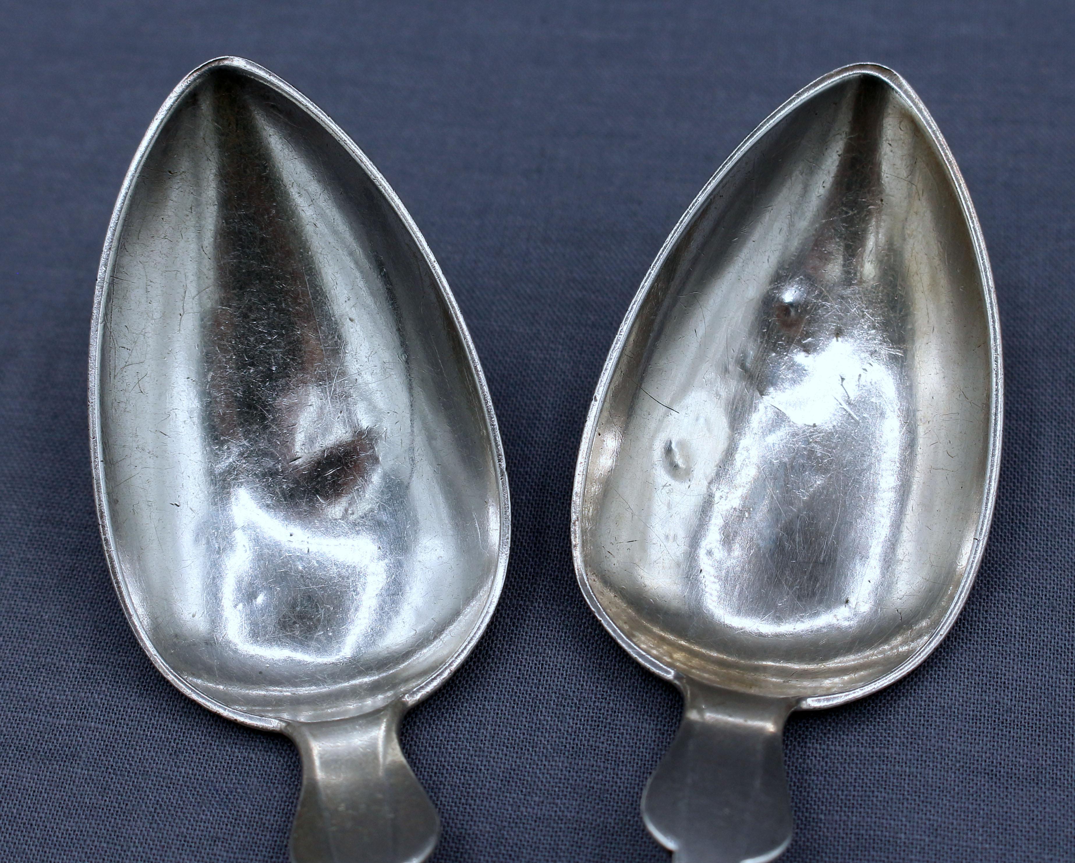 Paire de cuillères à soupe américaines en argent de William Kendrick, datant d'environ 1833-50 Bon état - En vente à Chapel Hill, NC