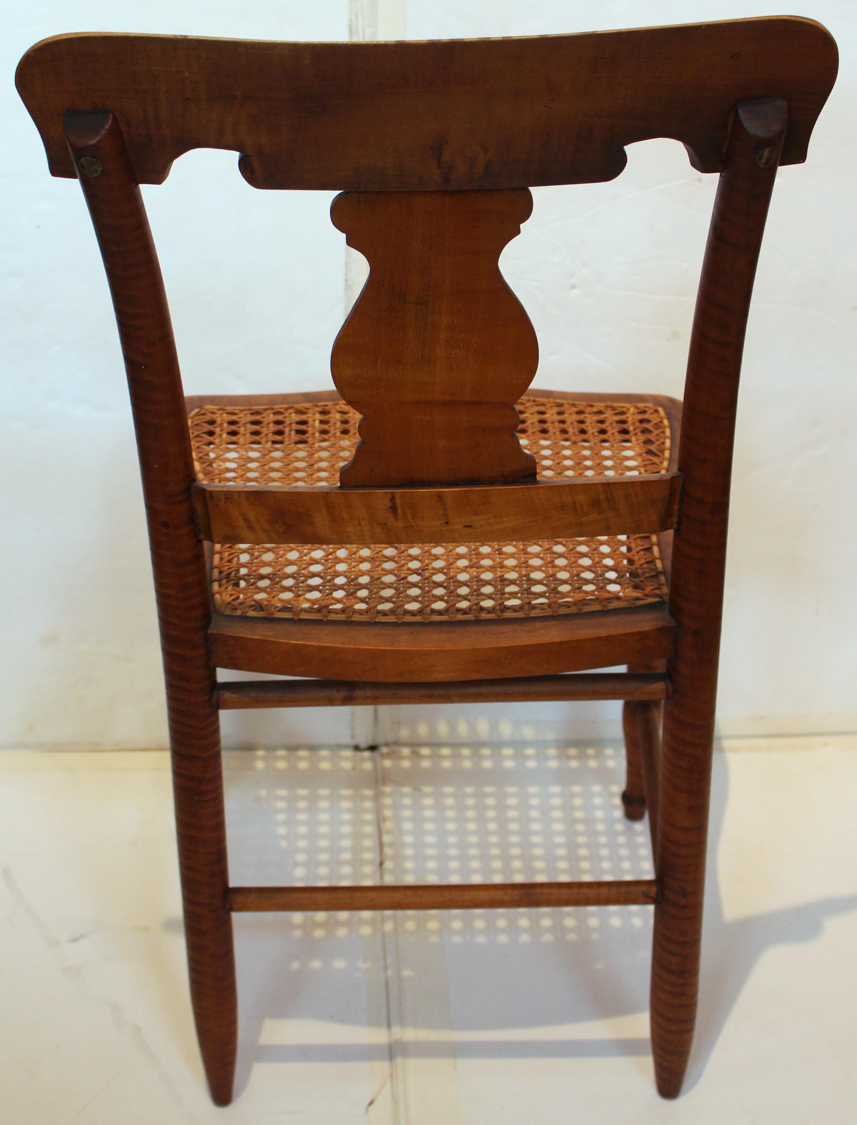 Turned Circa 1835 Set of 6 American Late Classical Period Tiger Maple Side Chairs For Sale