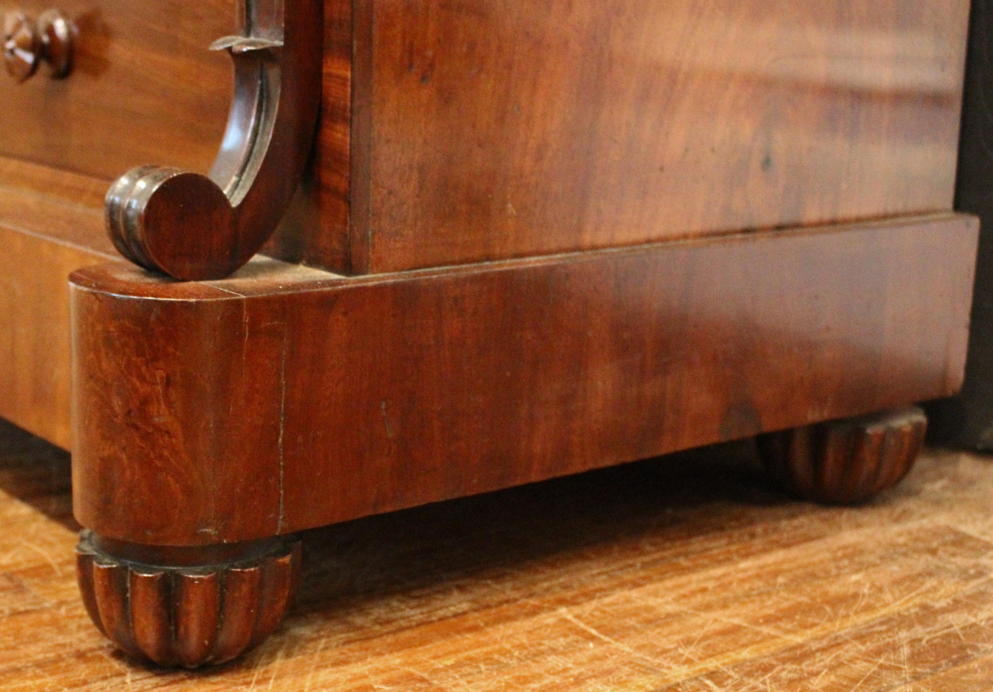 Cómoda de época inglesa William IV Circa 1835 Madera en venta