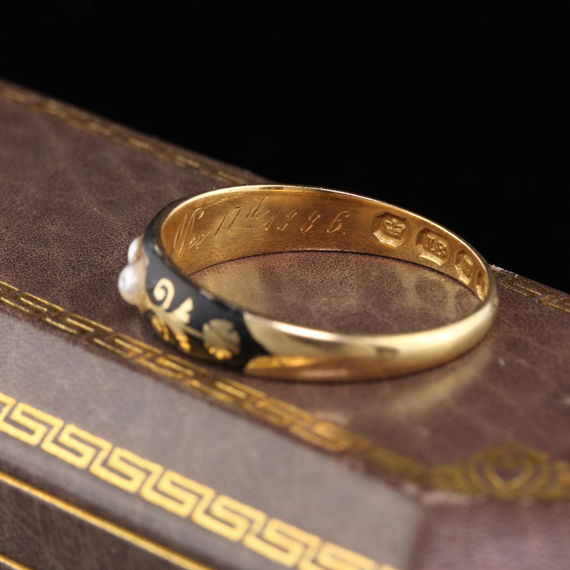 Antique Georgian 18 Karat Yellow Gold Black Enamel and Pearl Mourning Ring In Excellent Condition In Great Neck, NY