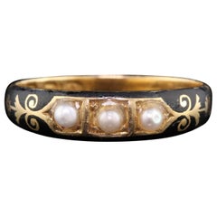 Antique Georgian 18 Karat Yellow Gold Black Enamel and Pearl Mourning Ring