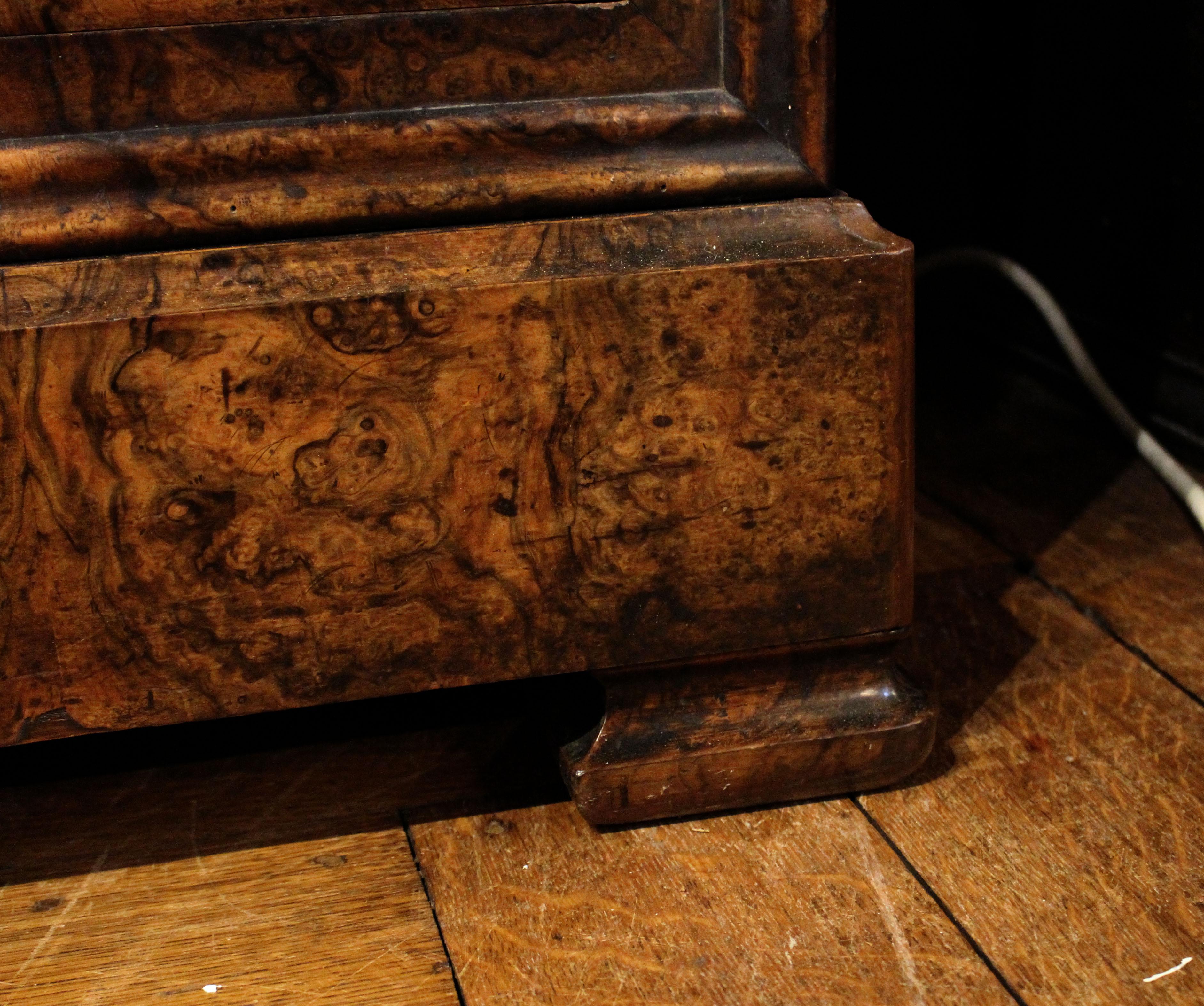 CIRCA 1840 Commode o cassettiera francese con piano in marmo Louis Philippe in vendita 3