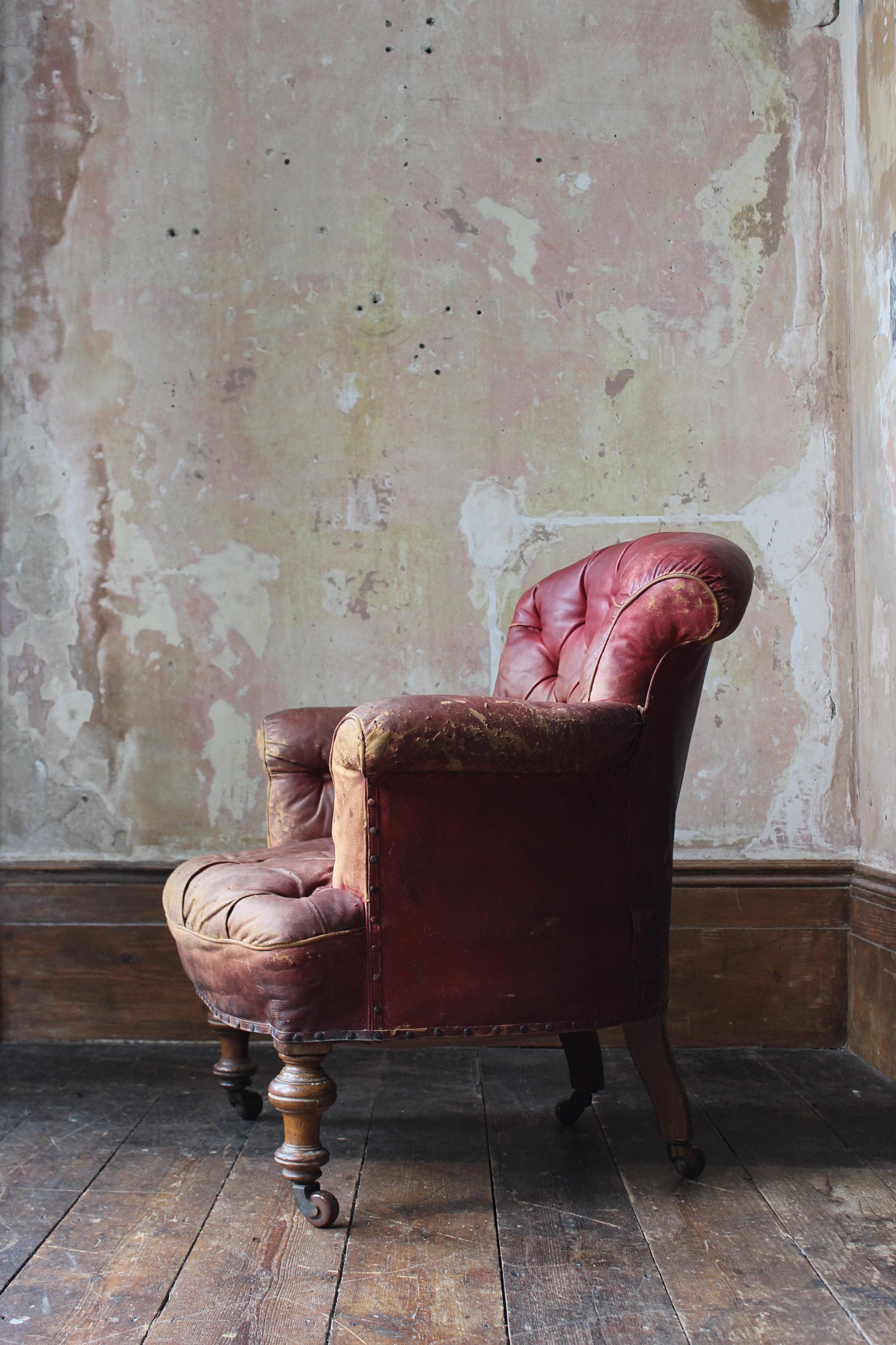 CIRCA 1845 Robert Strahan & Co Irland Dublin Roter Ledersessel, Elveden Hall (Irisch) im Angebot