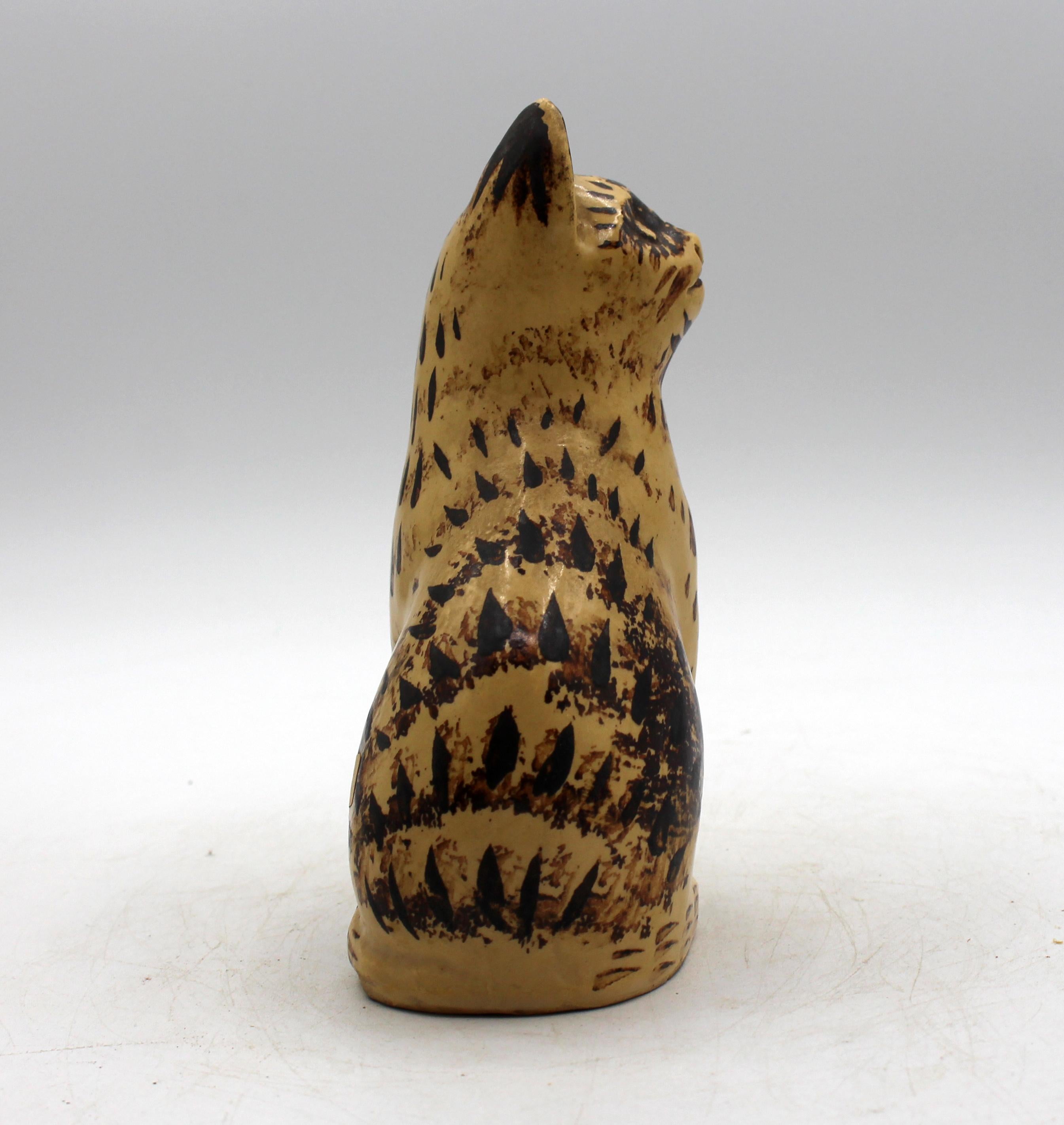Vittoriano Gatto in ceramica Staffordshire, 1850-80 circa, inglese in vendita