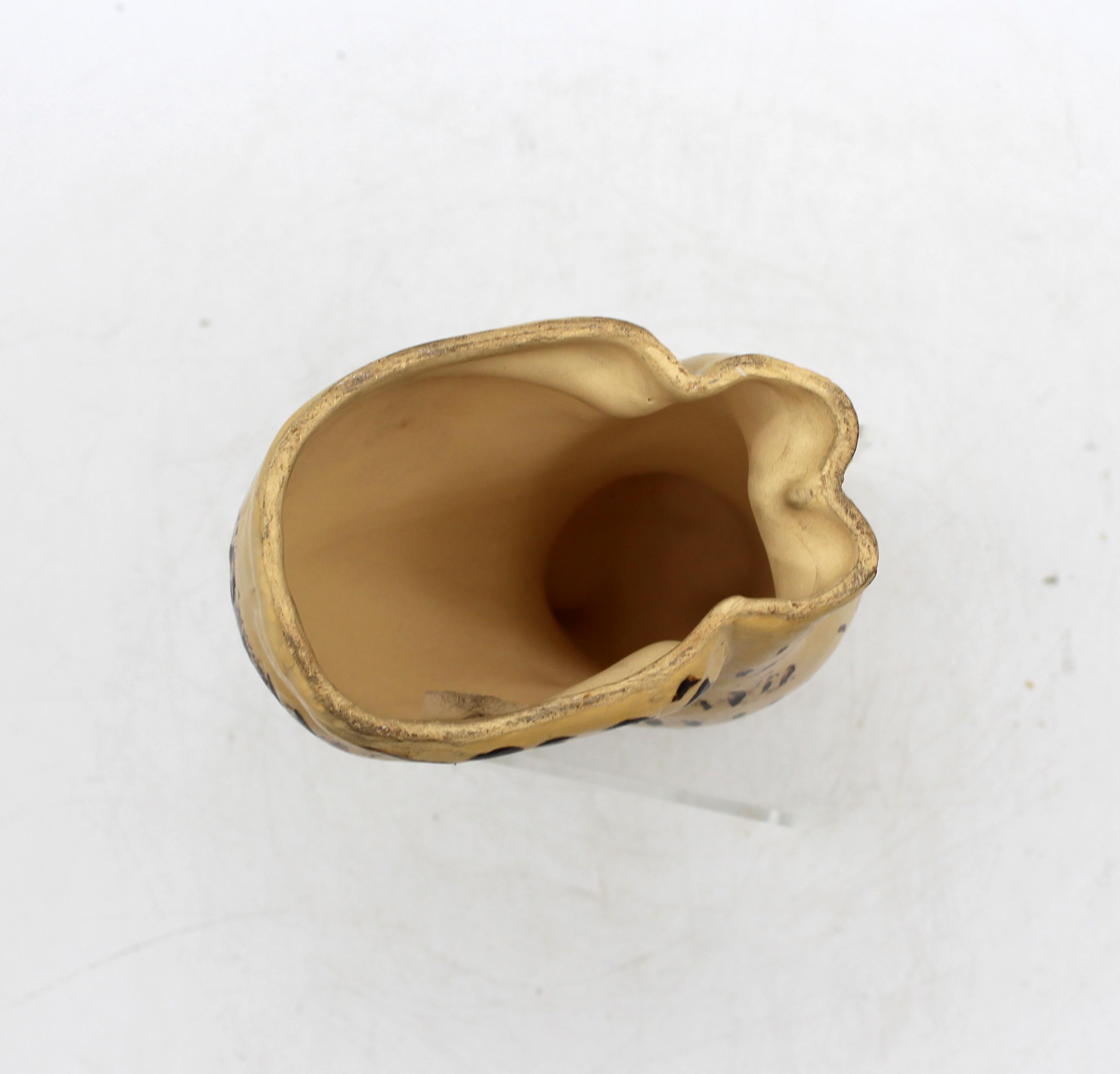 Smaltato Gatto in ceramica Staffordshire, 1850-80 circa, inglese in vendita