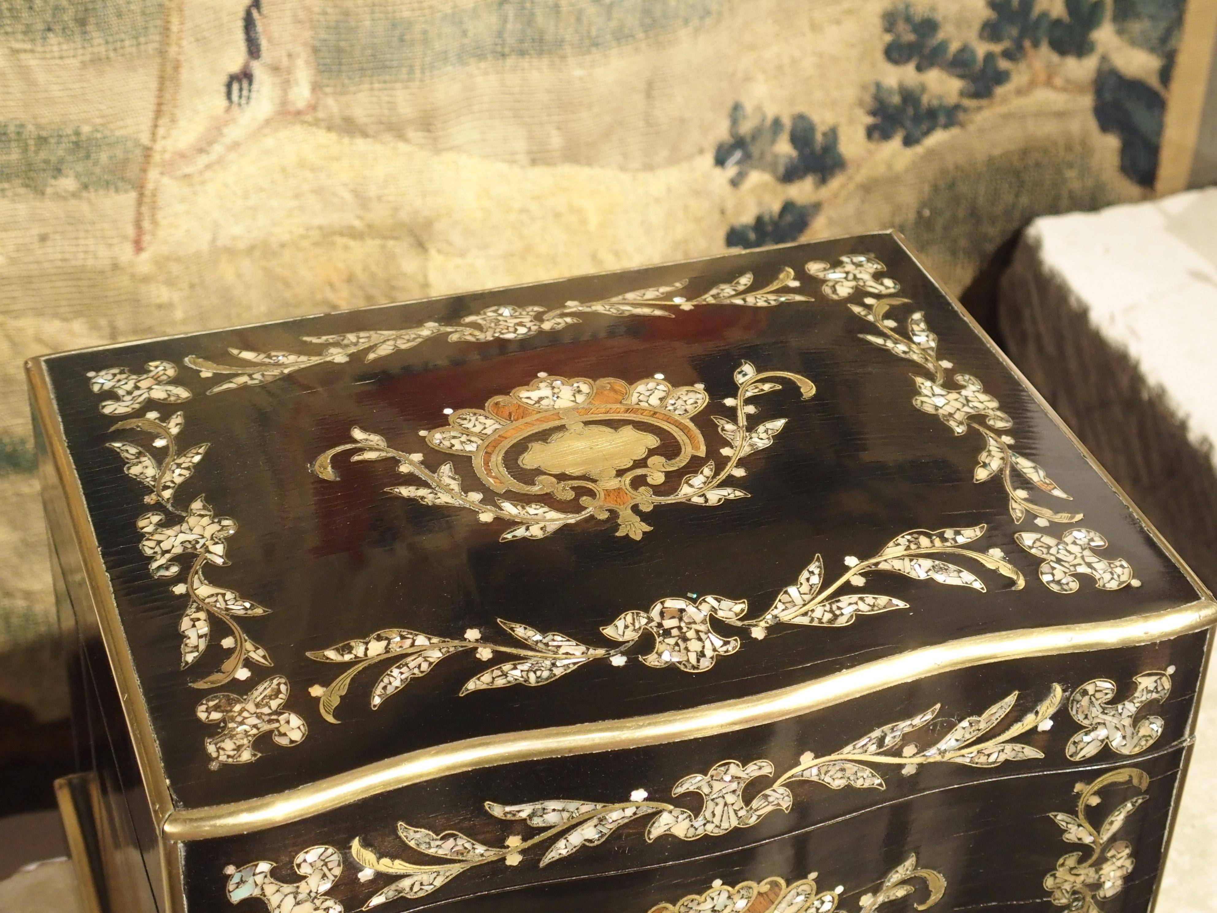 circa 1850 Napoleon III Cave à Liqueur with Mother of Pearl, Rosewood, and Brass 15